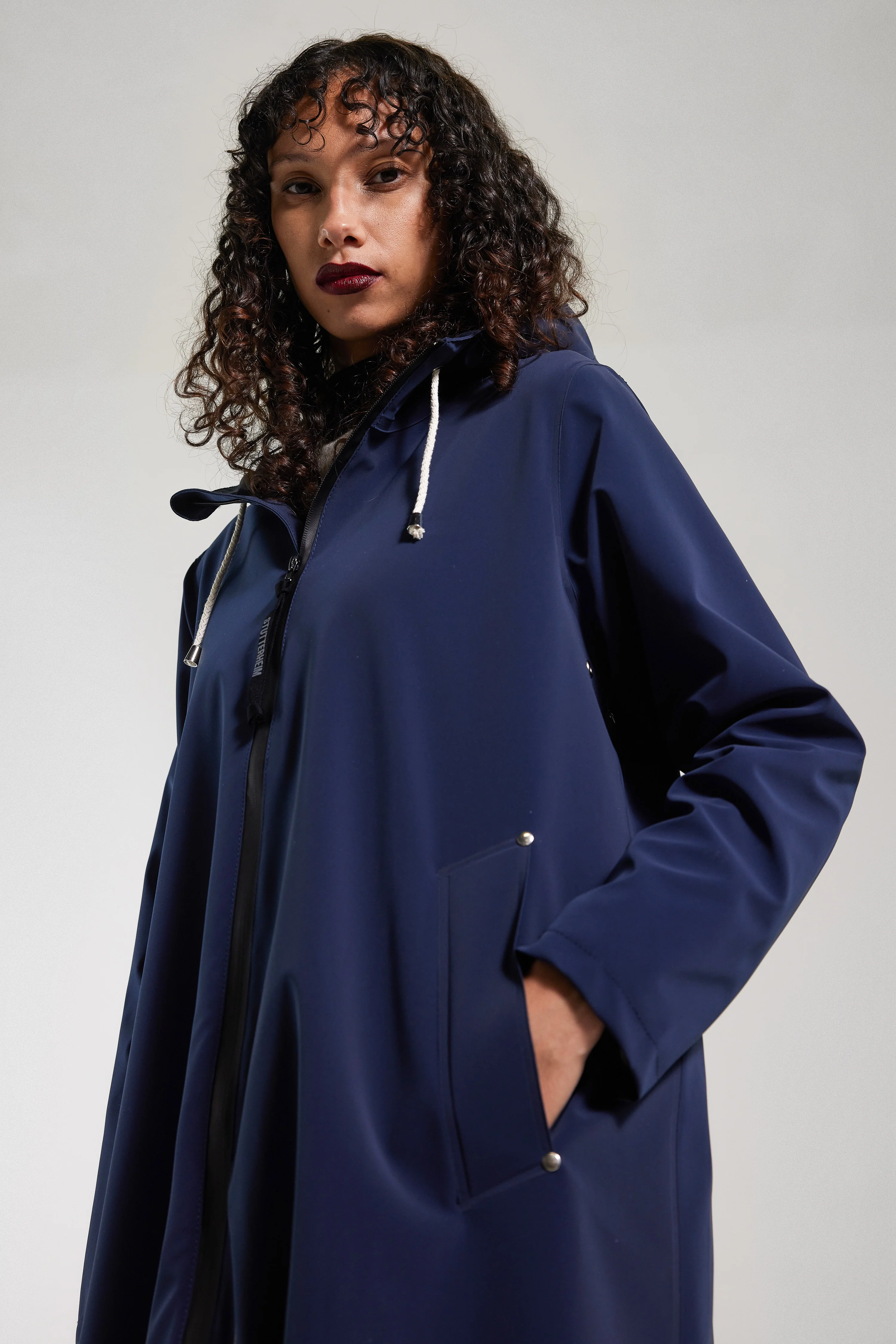 Mosebacke Lightweight Matte Zip Raincoat Navy - 1