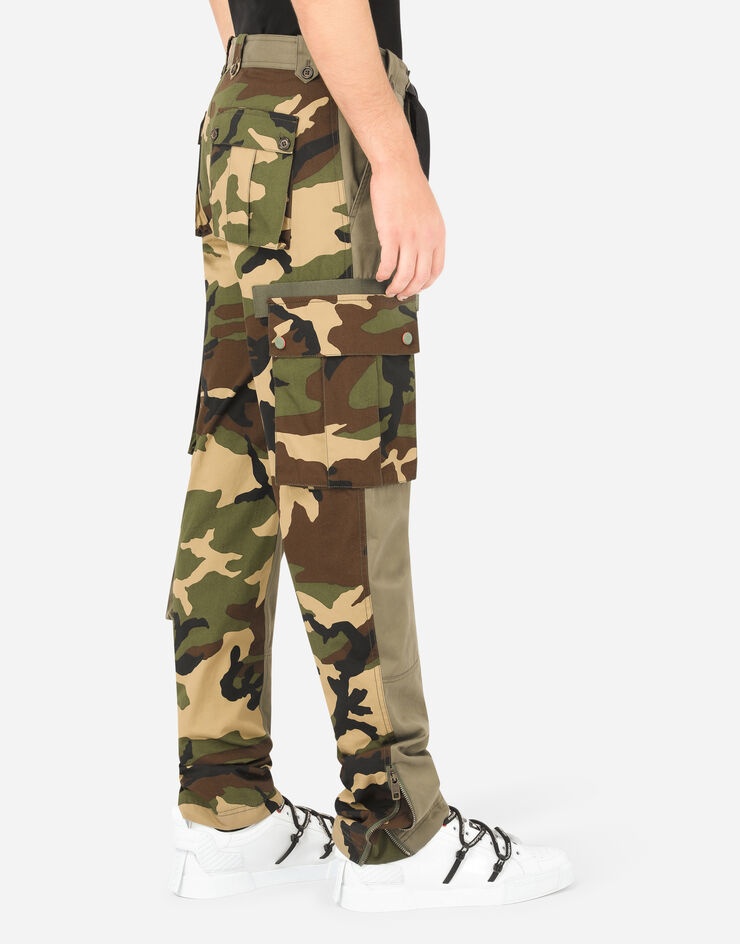 Cargo pants with camouflage-print details - 4