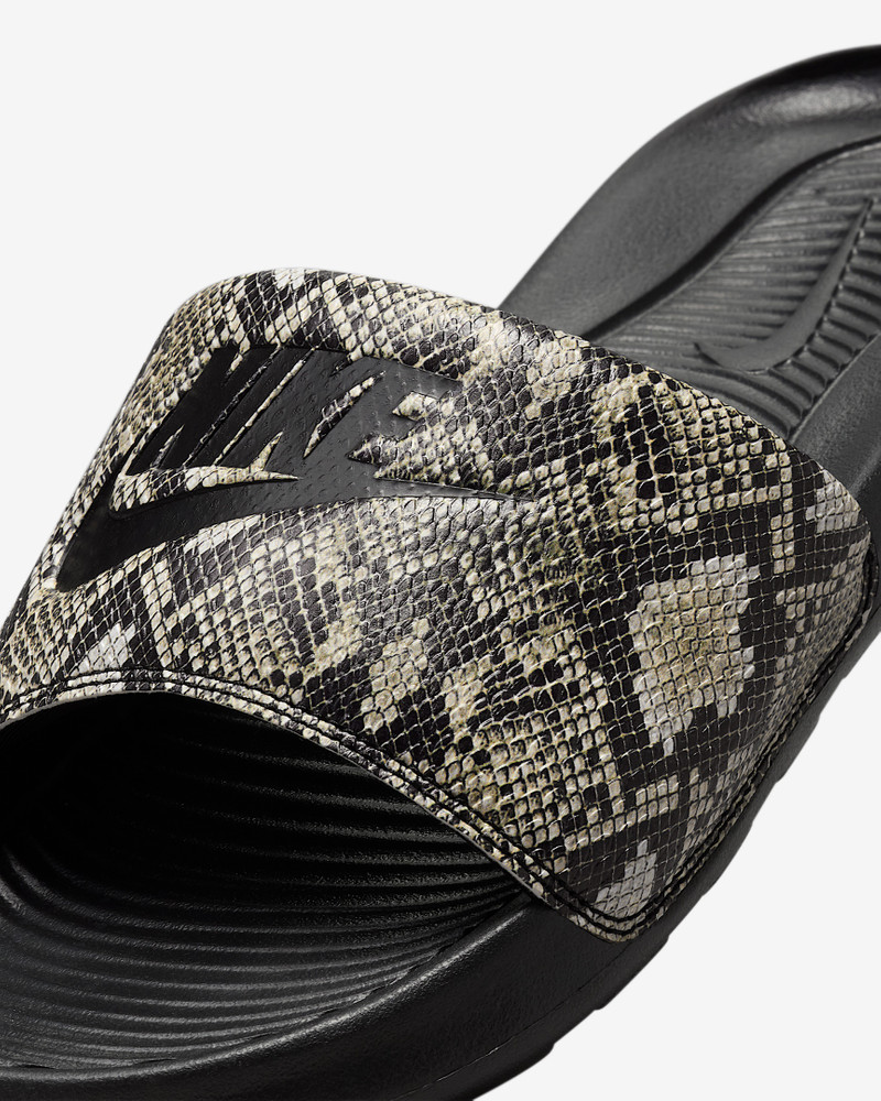 Nike Victori One Women's Slides 6