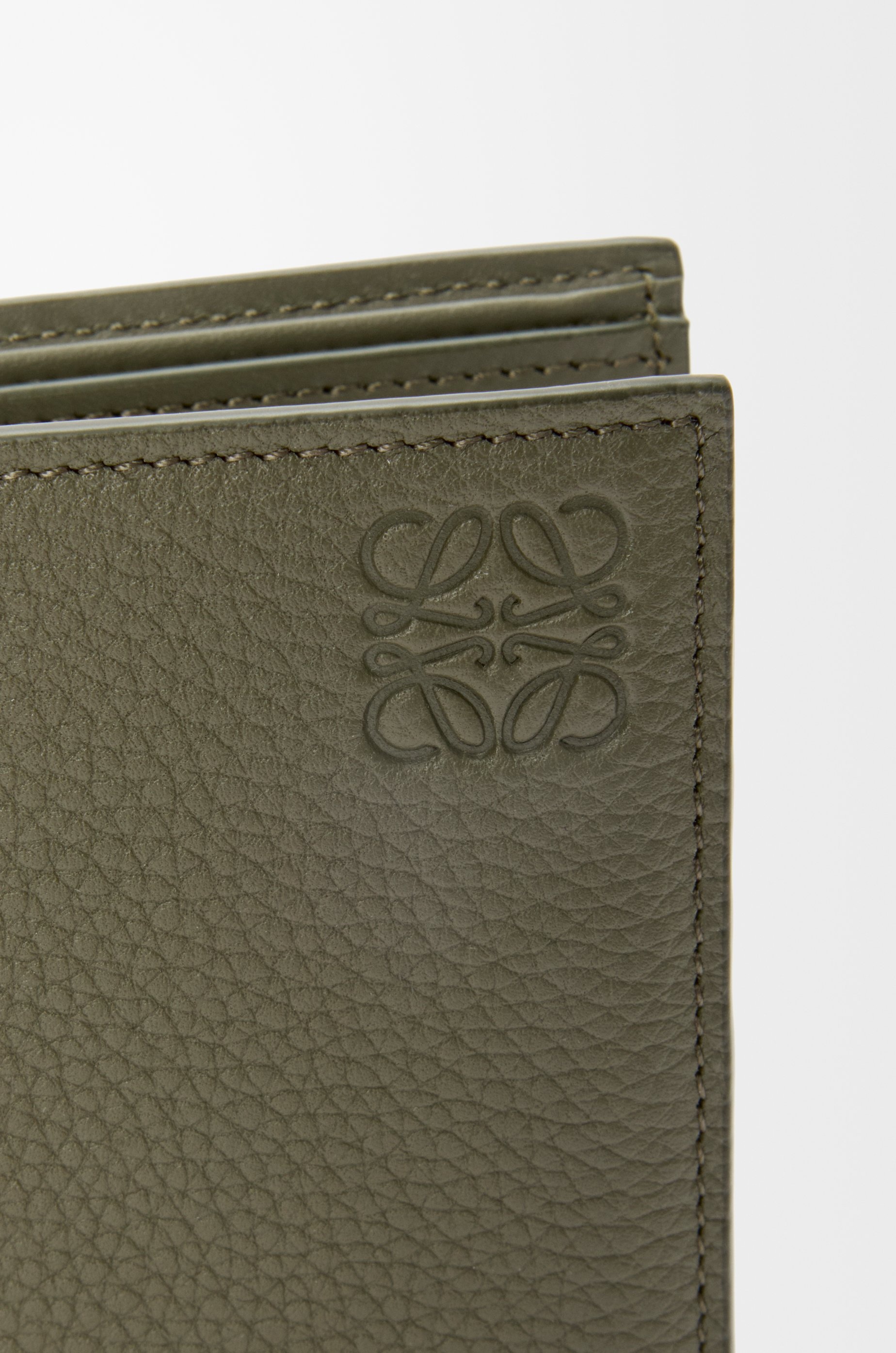 Bifold wallet in soft grained calfskin - 5