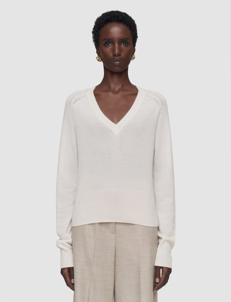 JOSEPH Lucille Light Pure Cashmere V Neck Jumper outlook