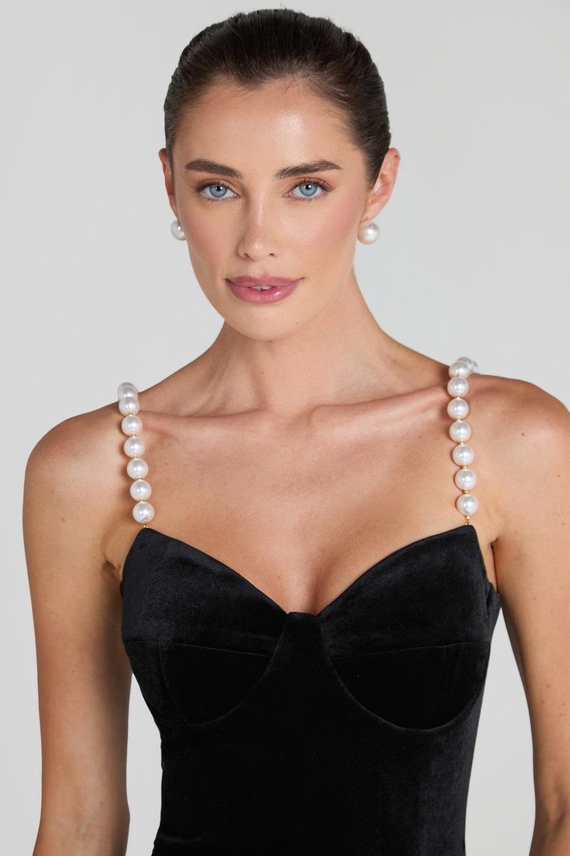 Emily Black Dress 5