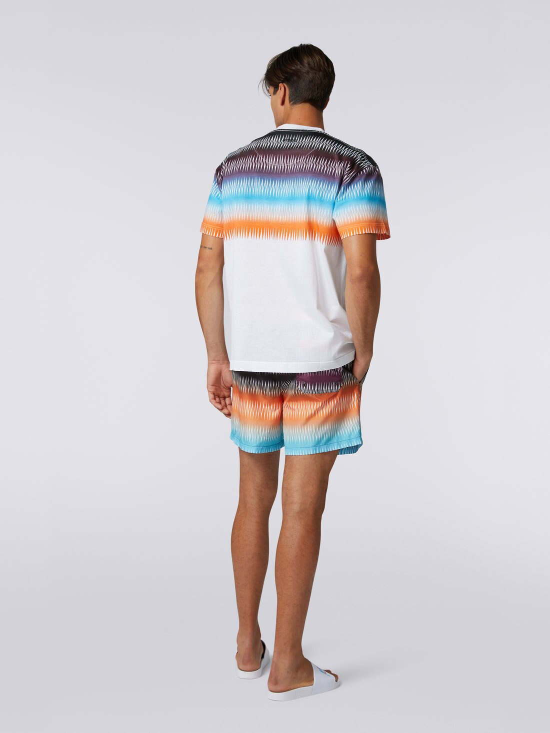 Oversized cotton crew-neck T-shirt with dégradé zigzag print - 4