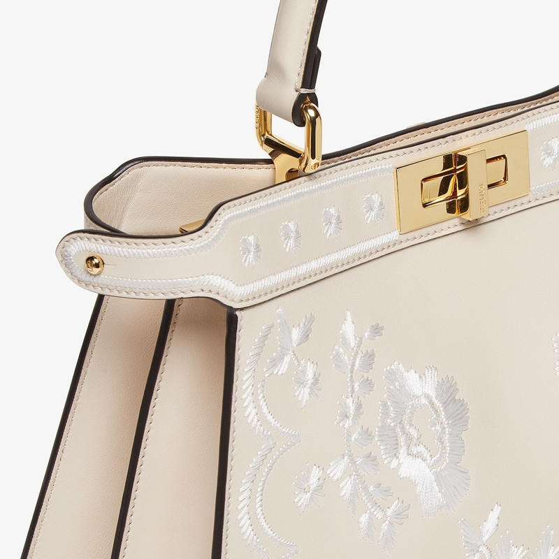 Peekaboo ISeeU Medium 7