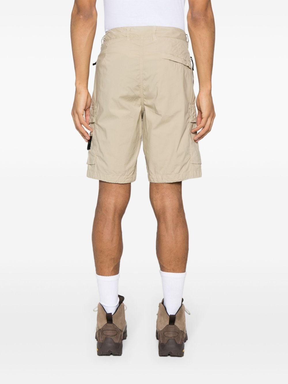 Compass-badge cargo shorts - 4