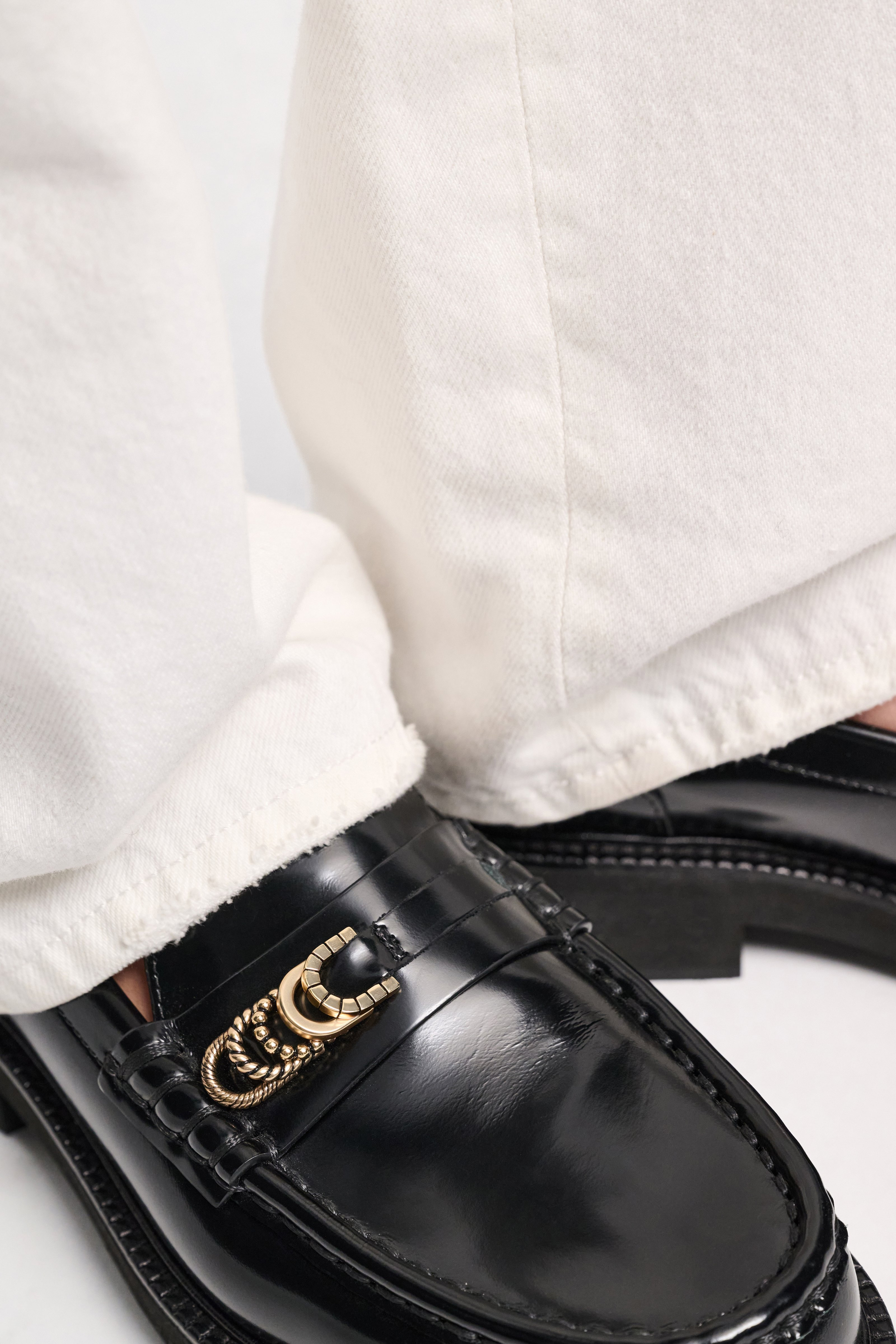 SUBTLE SHINE Loafer - 4