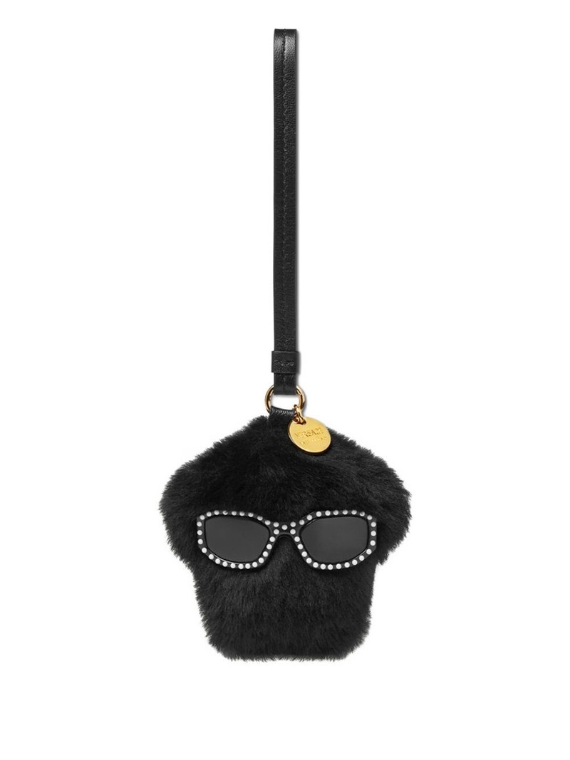 Medusa fluffy charm 1
