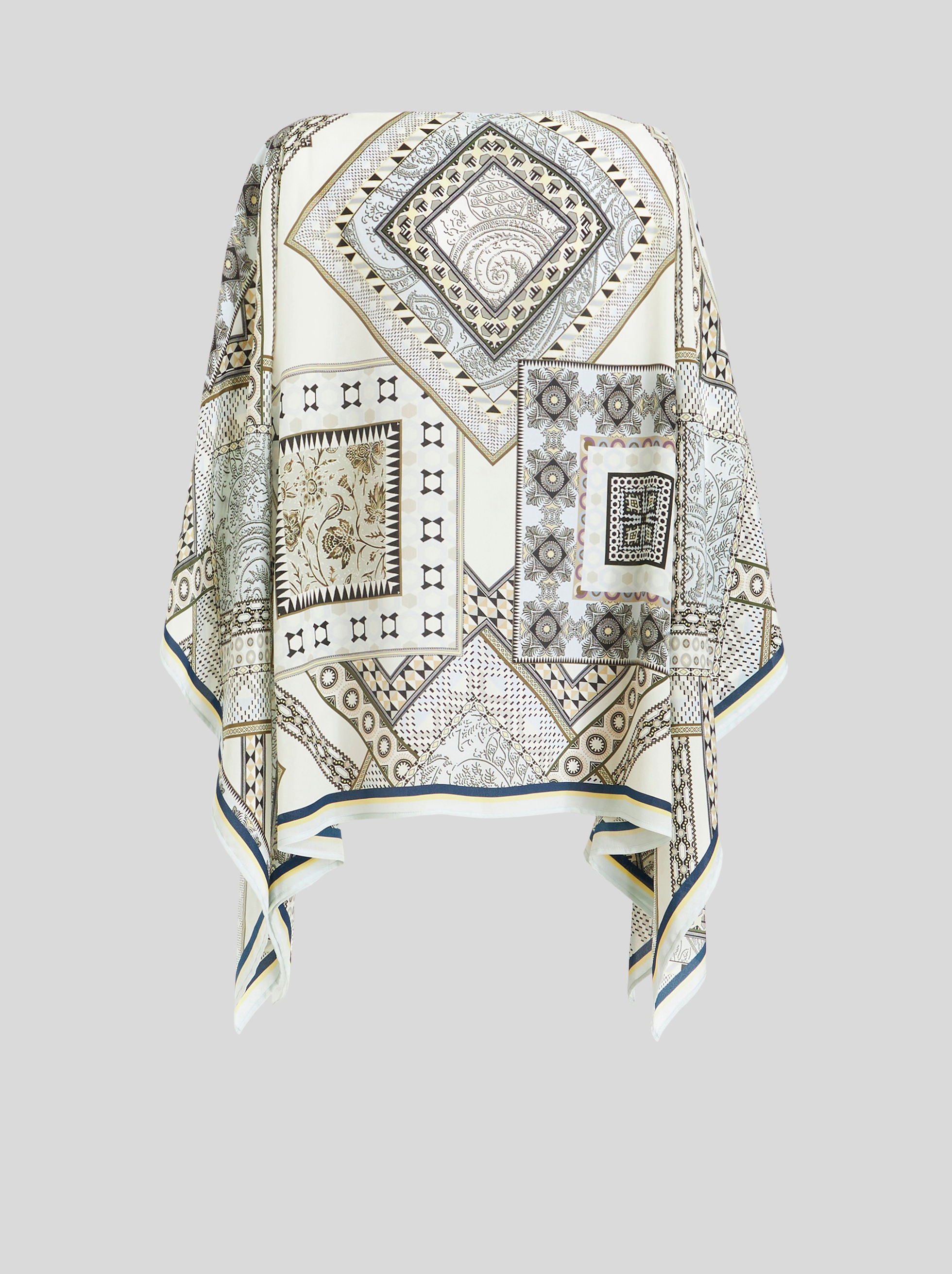 POUCH PRINT PONCHO - 2