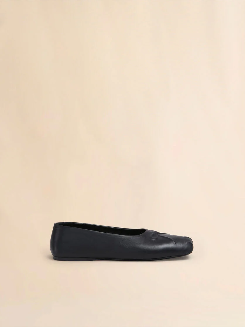 BLACK LEATHER SEAMLESS BALLET FLAT - 1