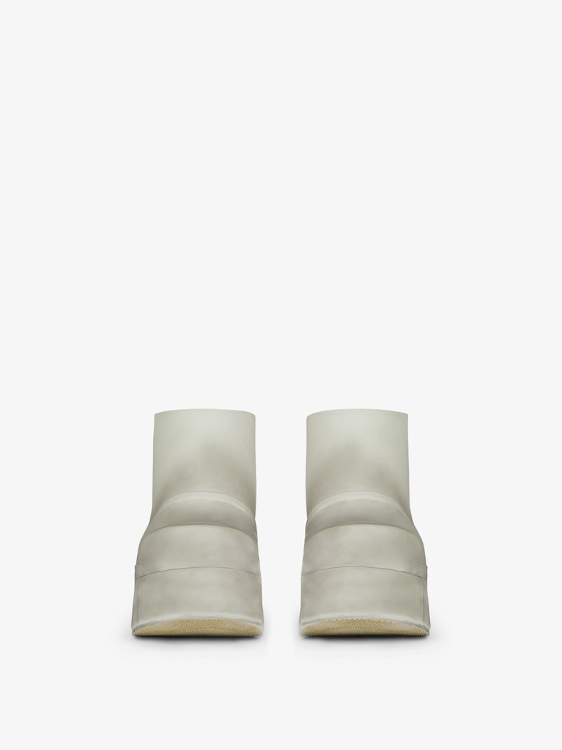 Givenchy SHOW ANKLE RAINBOOT IN RUBBER outlook