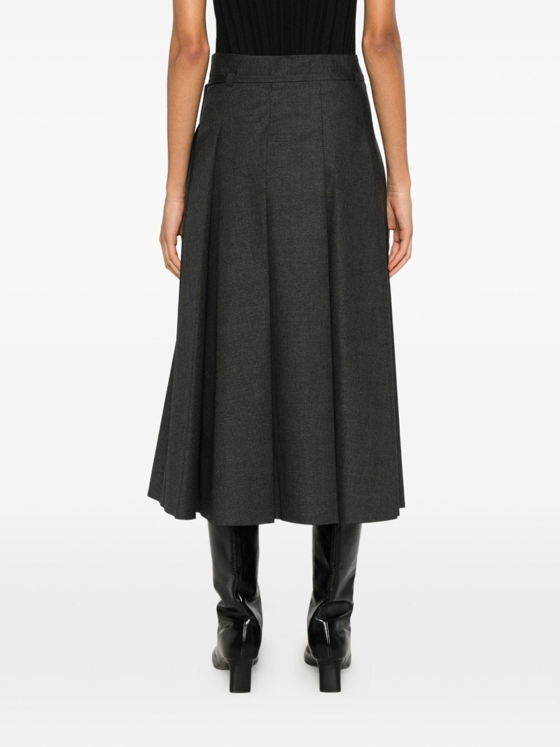 pleated skirt 4