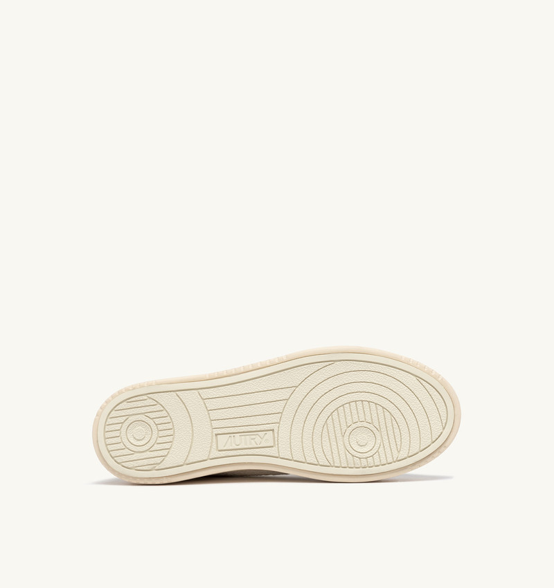 MEDALIST EASEKNIT LOW SNEAKERS IN IVORY WHITE FABRIC 4