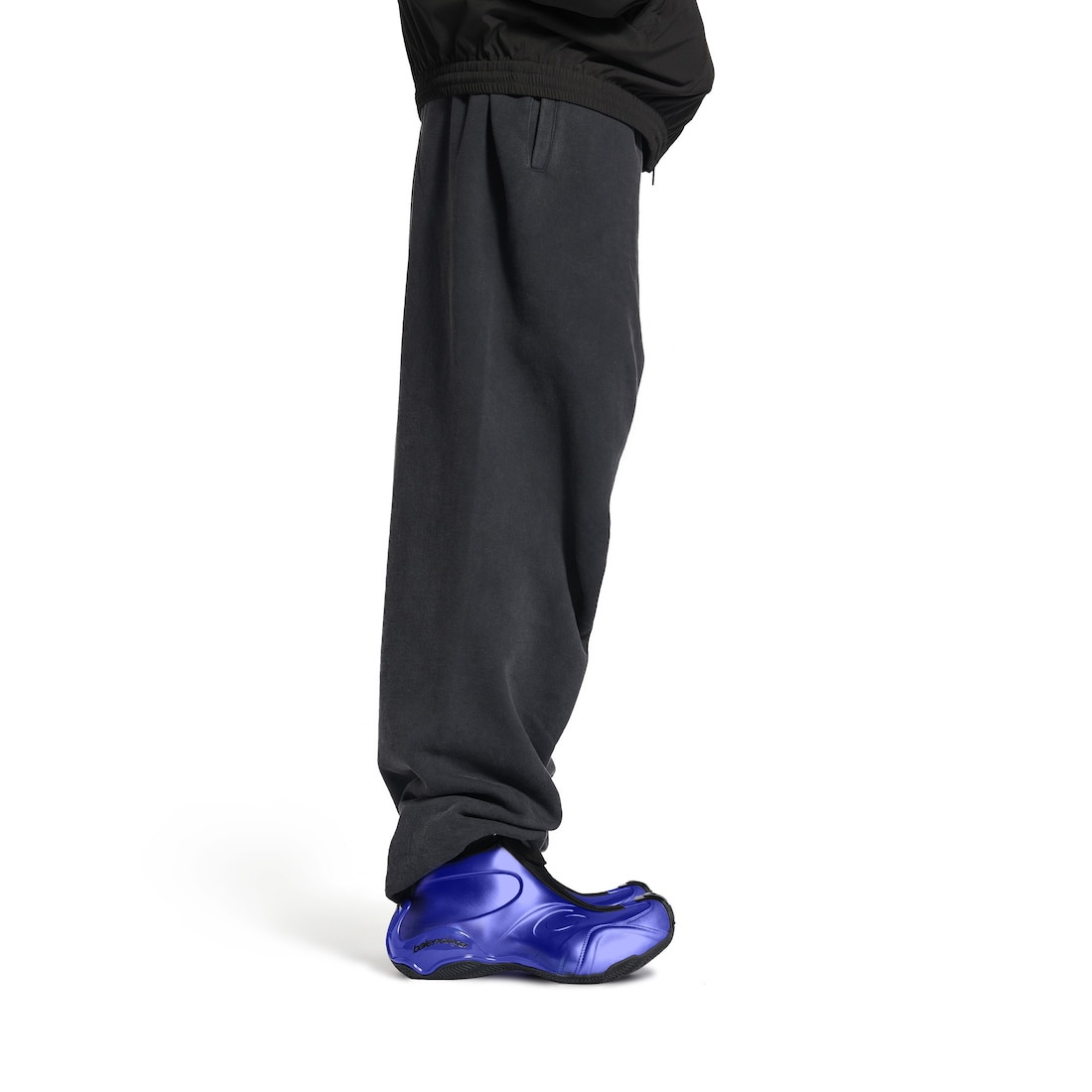 Men's Basketball Sneaker in Metallic Blue - 9