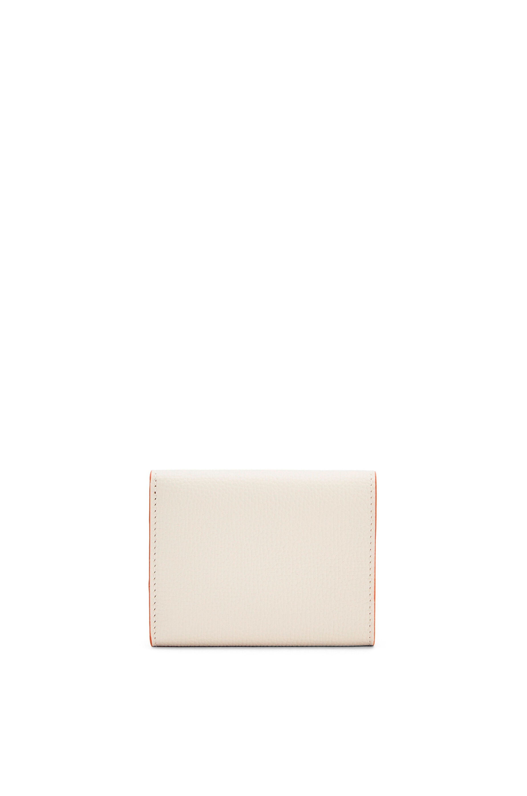 Anagram trifold wallet in pebble grain calfskin - 5