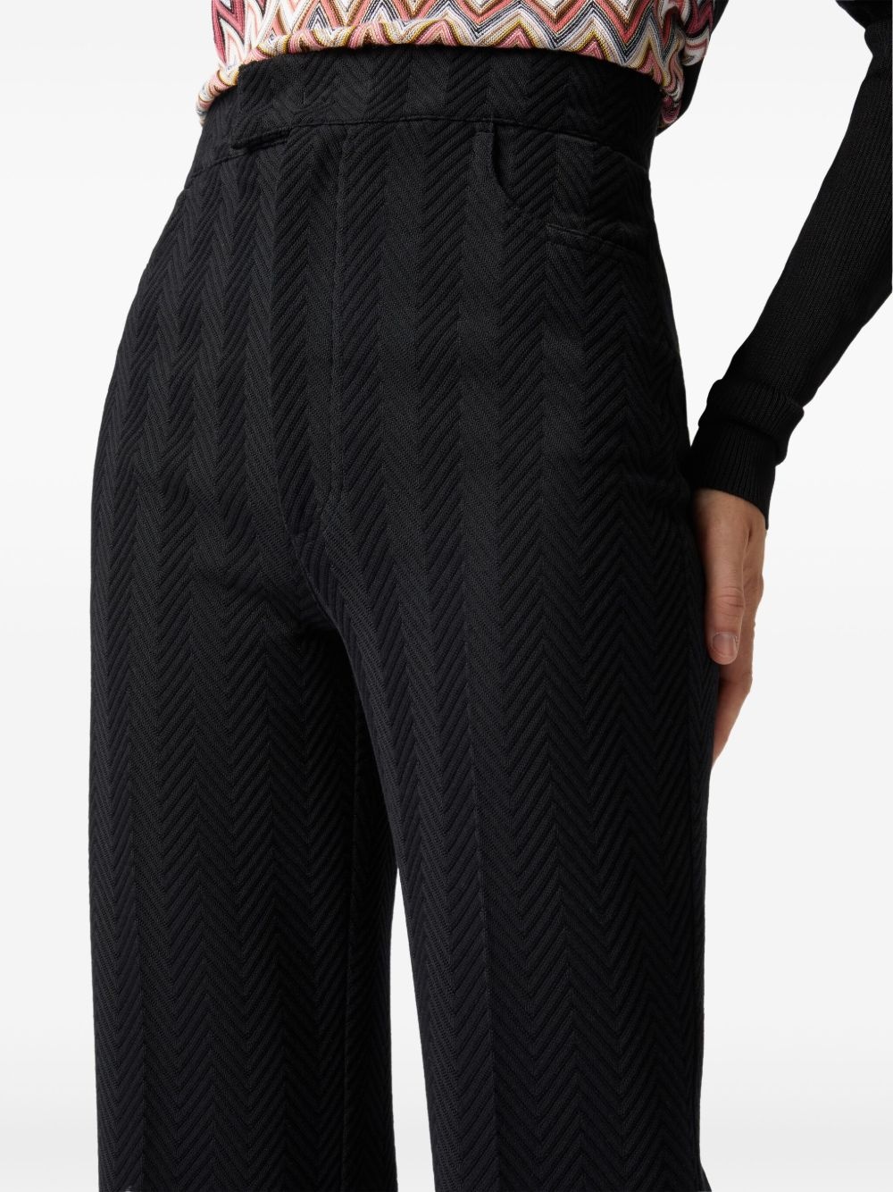 zigzag-pattern straight trousers - 4