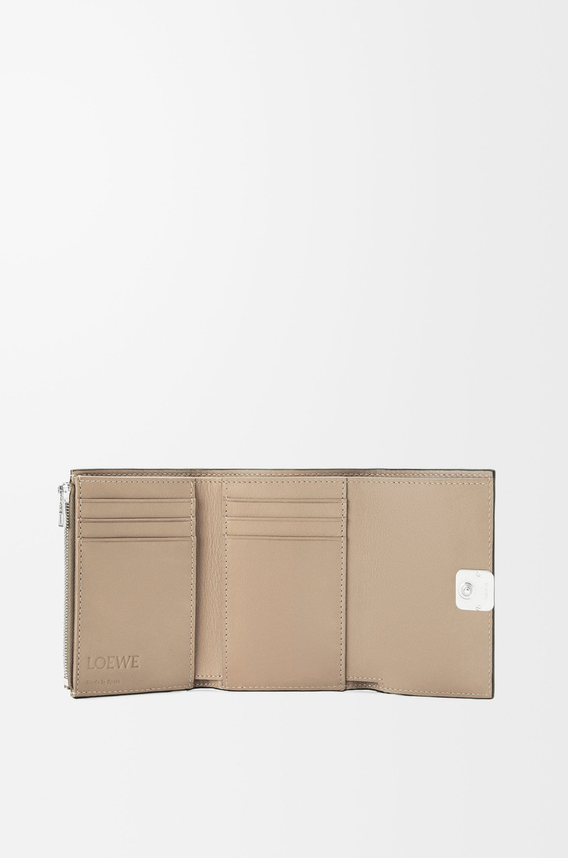 Loewe Anagram small vertical wallet in pebble grained calfskin outlook