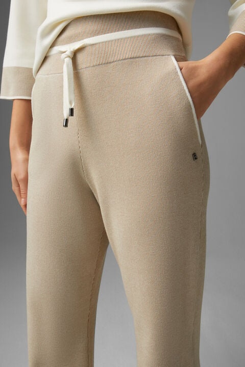 Manon knitted trousers in Beige - 5