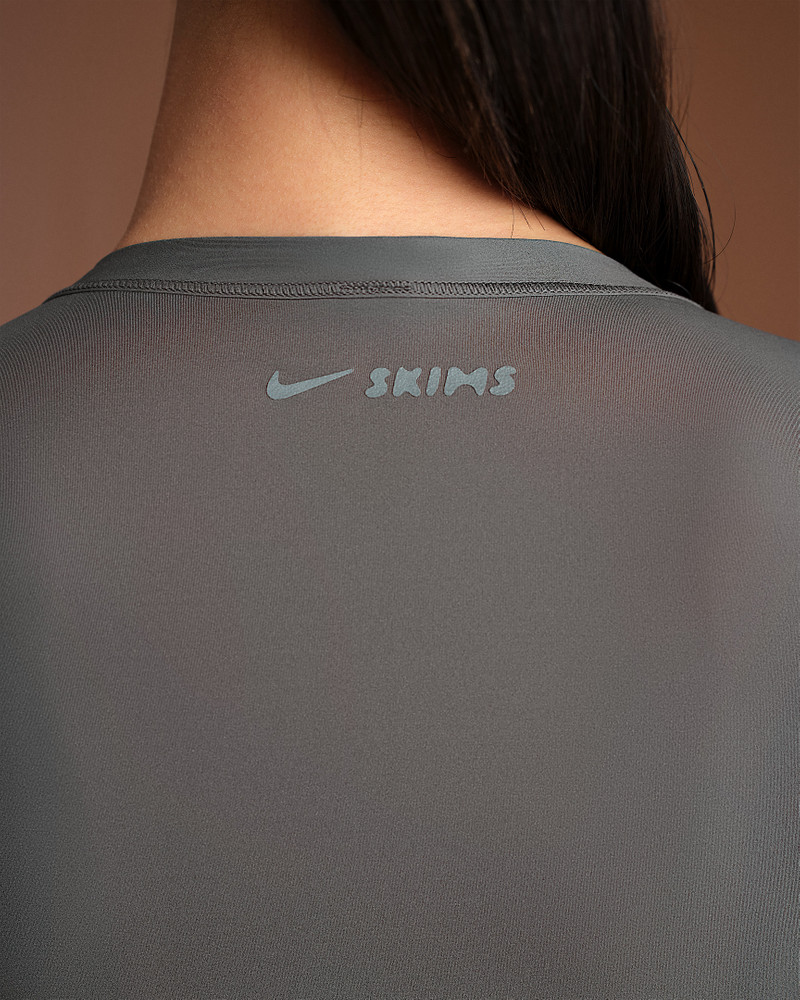 NikeSKIMS Weightless Layers Women's Long-Sleeve Wrap Top 6