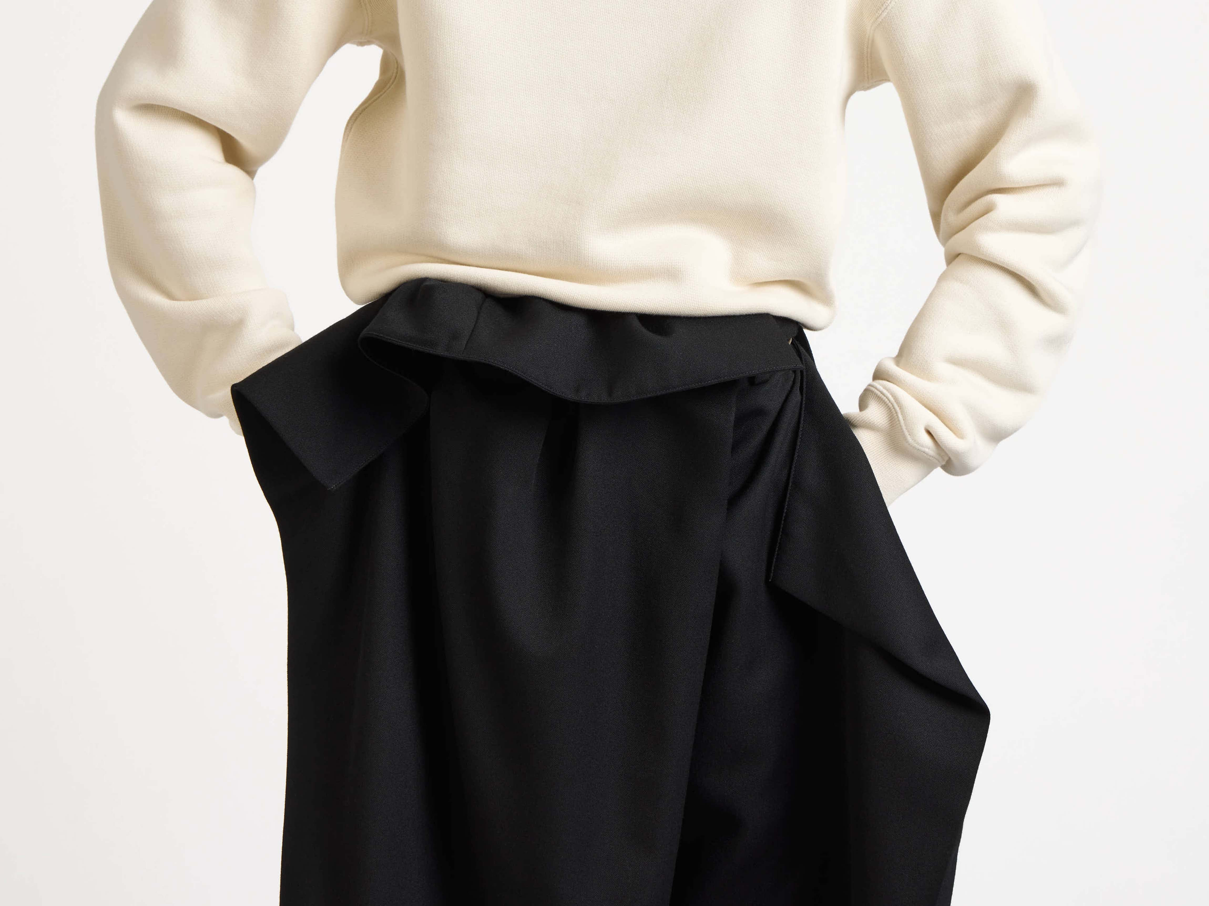 FOLD OVER TROUSERS IN BLACK - 5