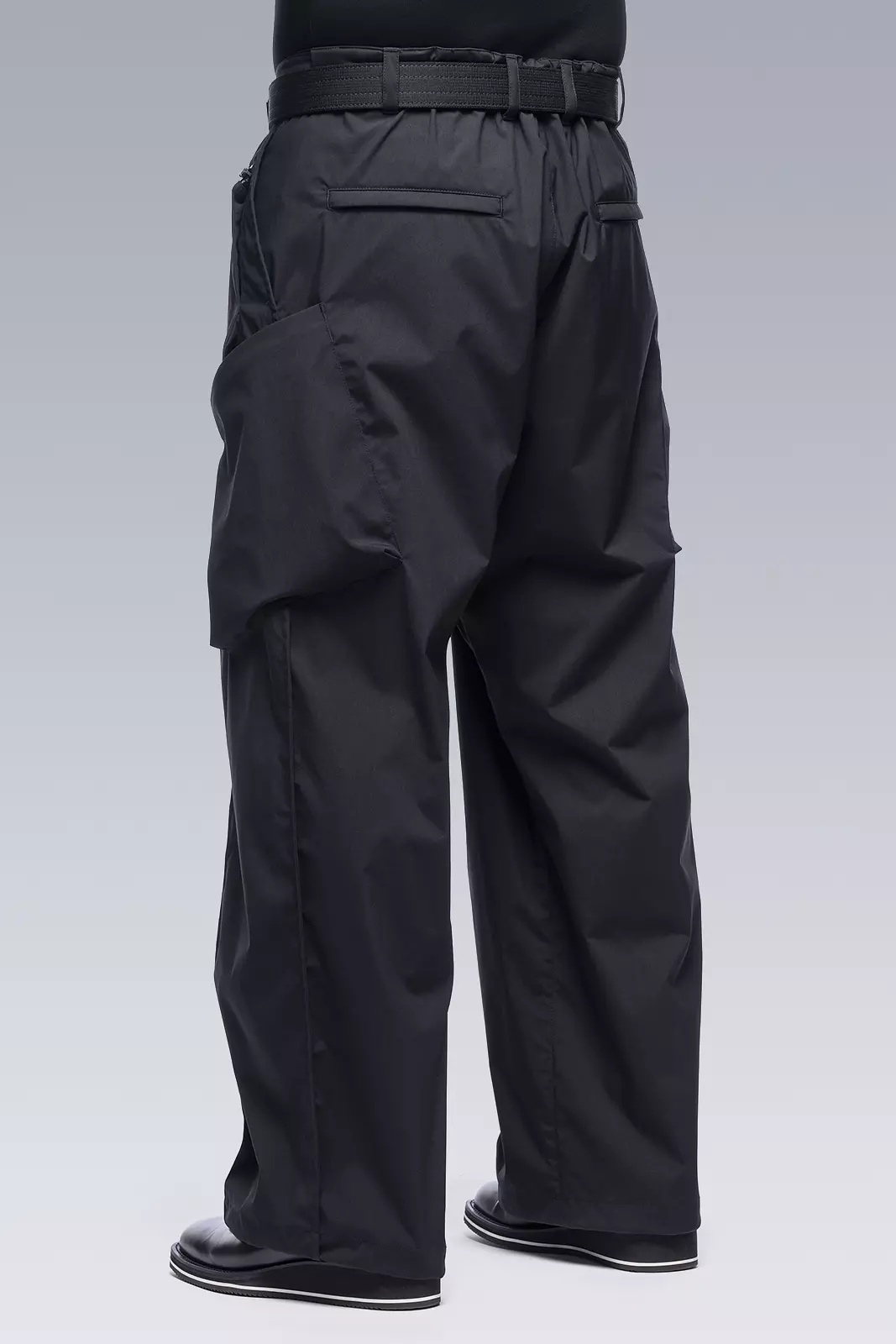 P45A-E Encapsulated Nylon Single Pleat Cargo Trouser Black - 8