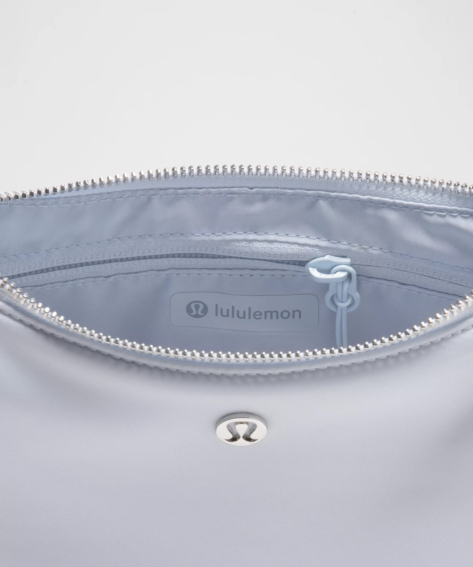 City Essentials Small Shoulder Bag 3L - 4