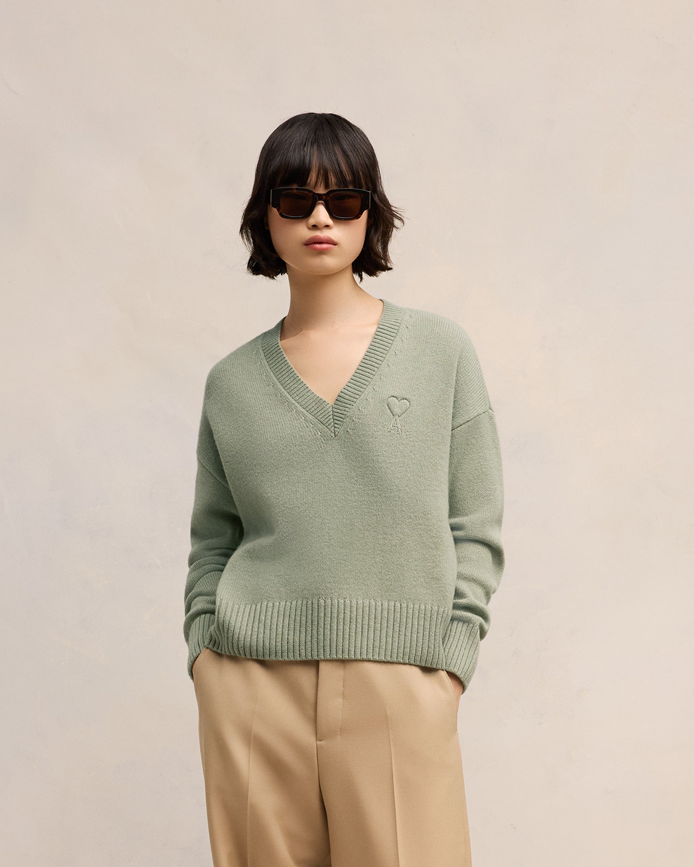 EMBOSSED AMI DE COEUR V NECK SWEATER - 2