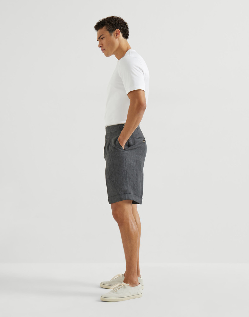 Lightweight délavé linen Bermuda shorts with double pleats and waist tabs 5