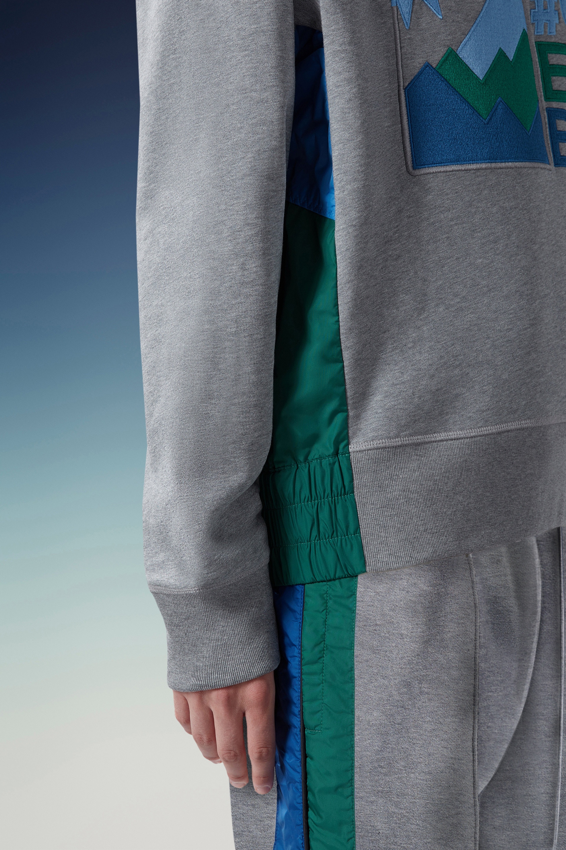 Mountain Logo Hoodie - 7