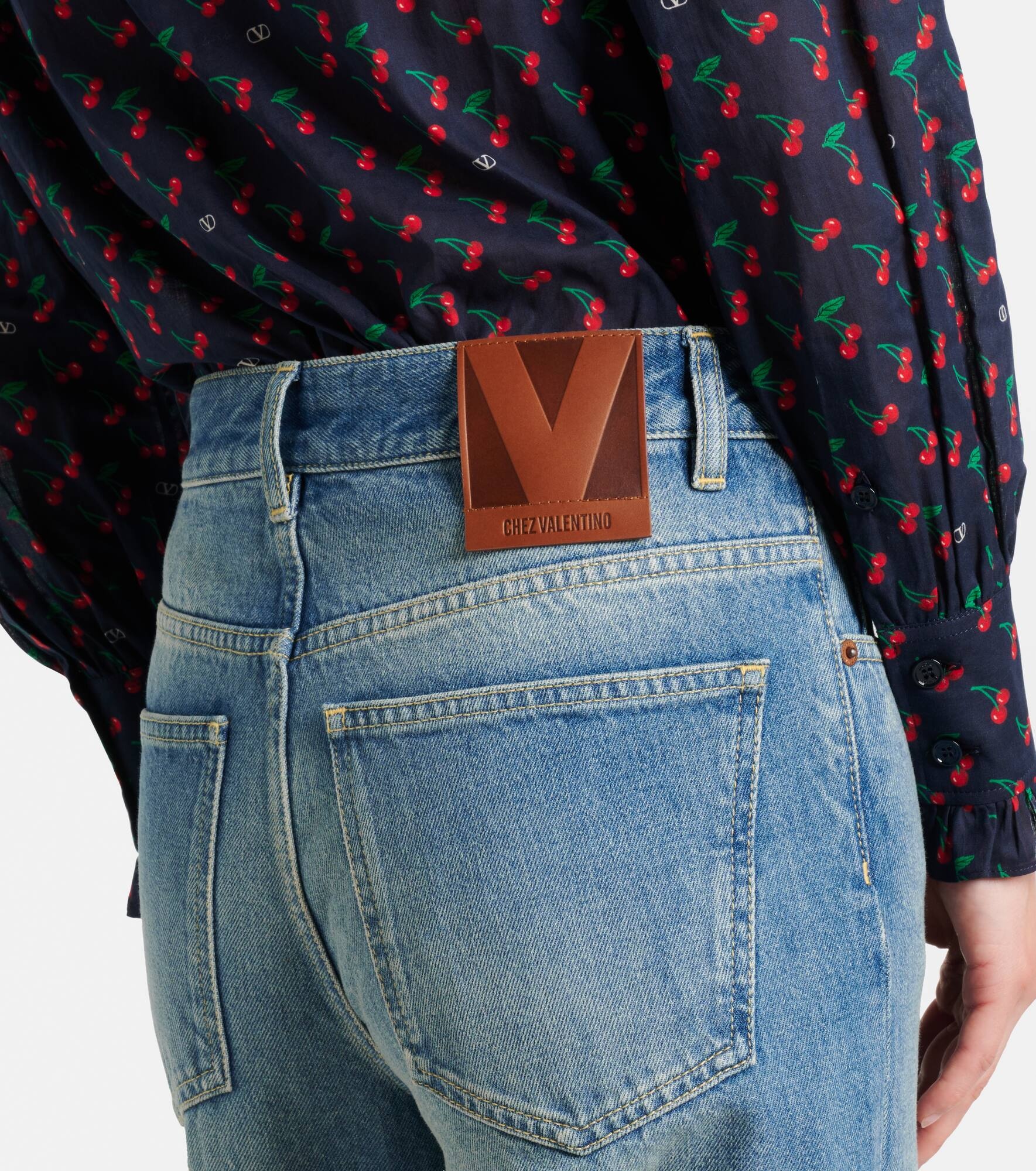 Faded wide-leg jeans - 6