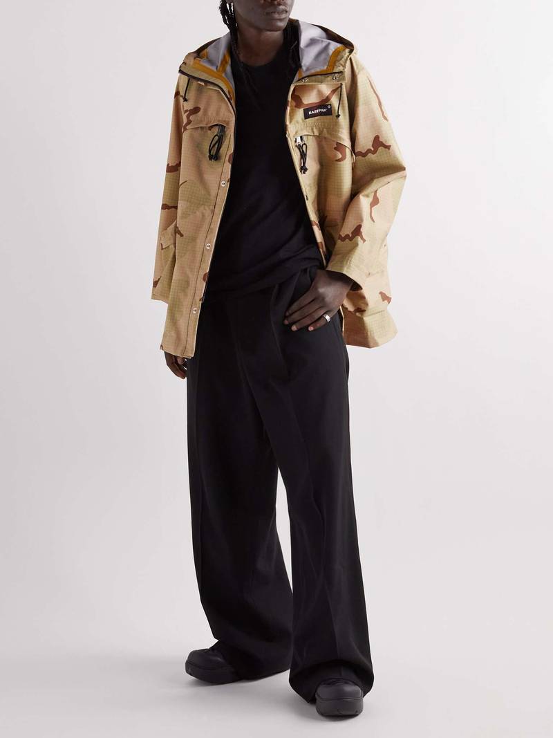 UNDERCOVER + Eastpak Logo-Appliquéd Camouflage-Print Nylon-Ripstop Hooded Parka outlook