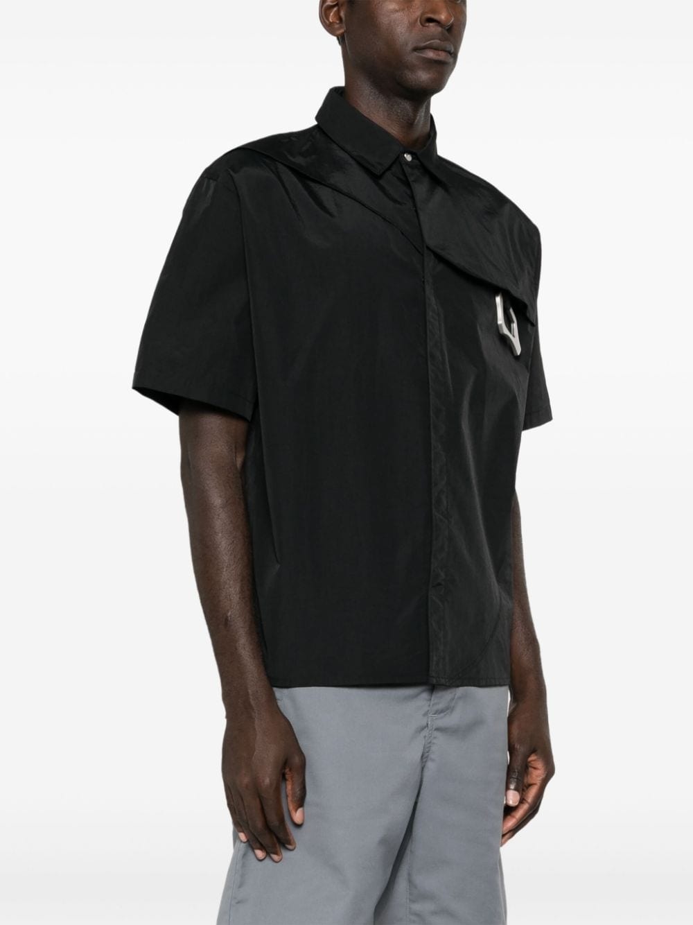 carabiner-detail short-sleeve shirt - 3
