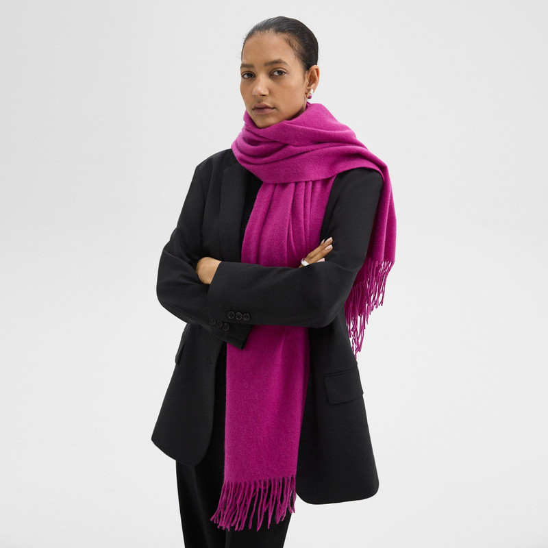 Theory Classic Scarf in Cashmere outlook