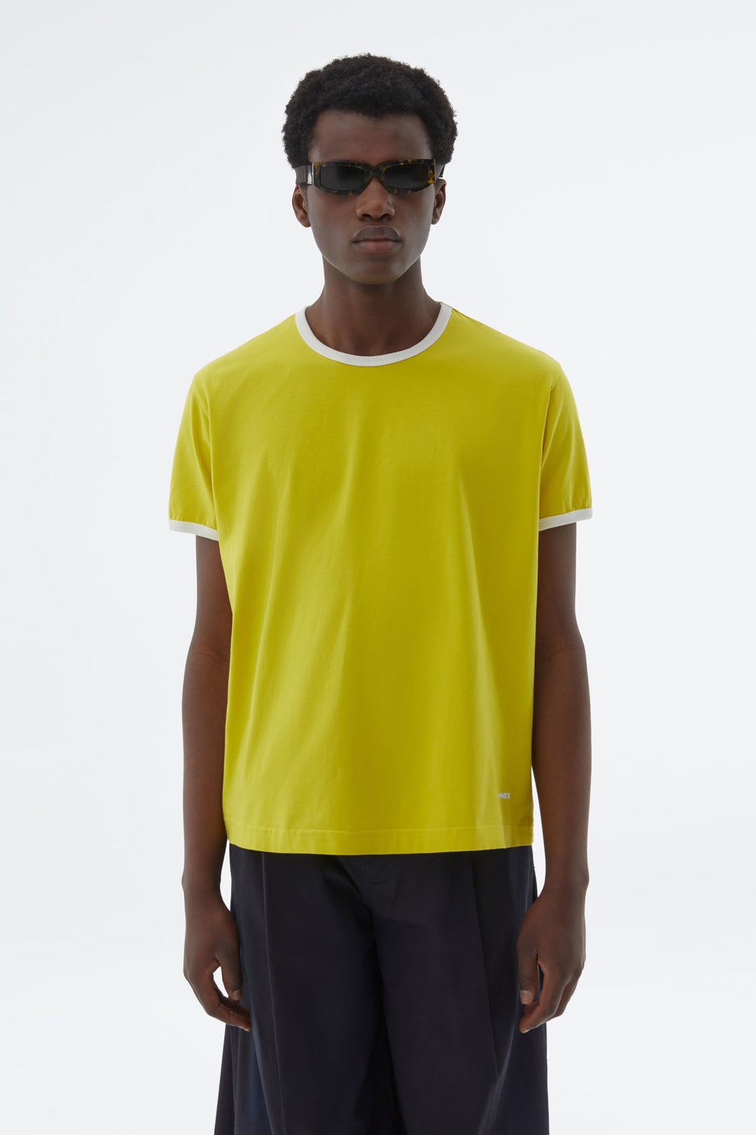 YELLOW T-SHIRT WITH WHITE PROFILES - 6