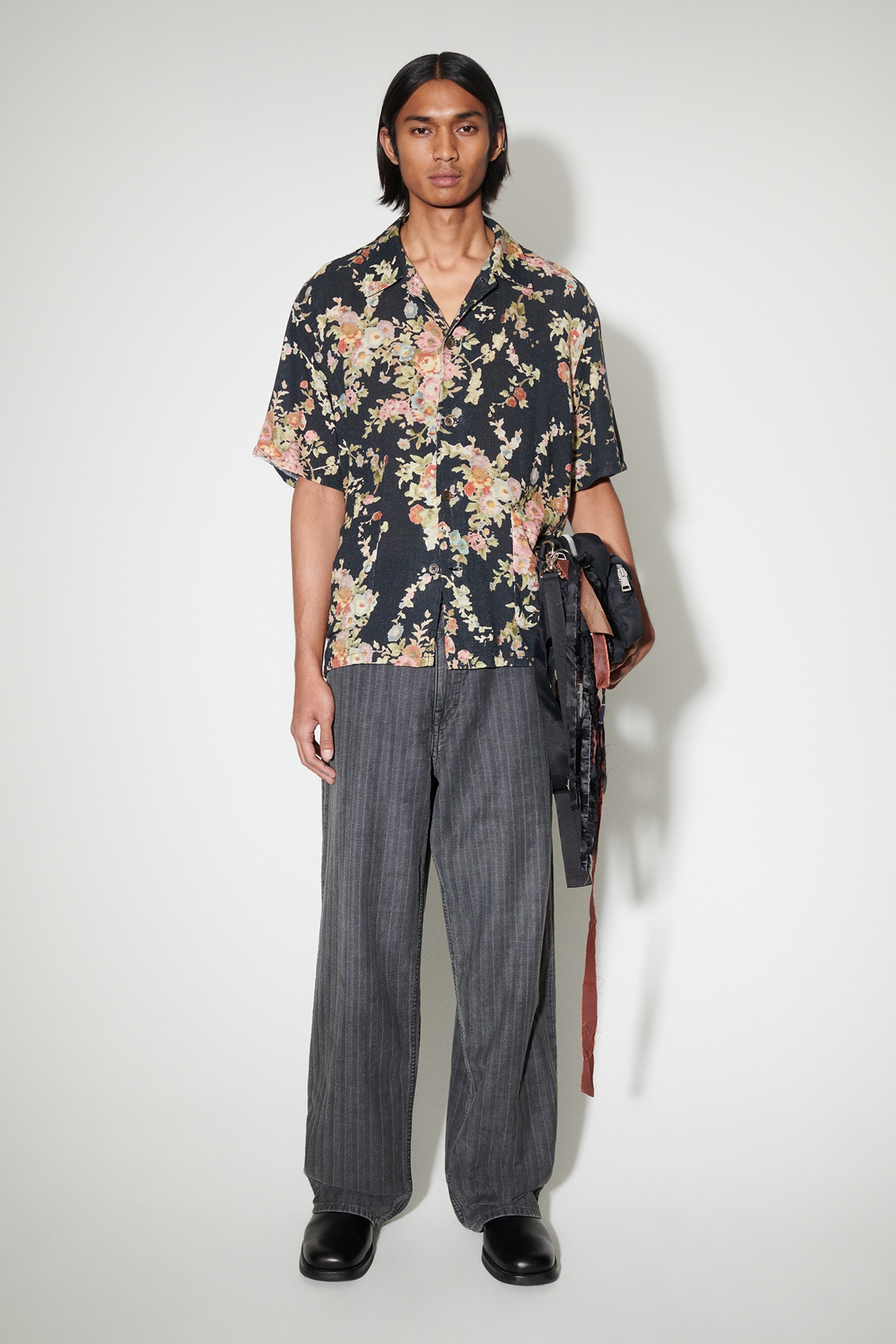 Elder Shirt Shortsleeve Black Floral Tapestry Print - 2