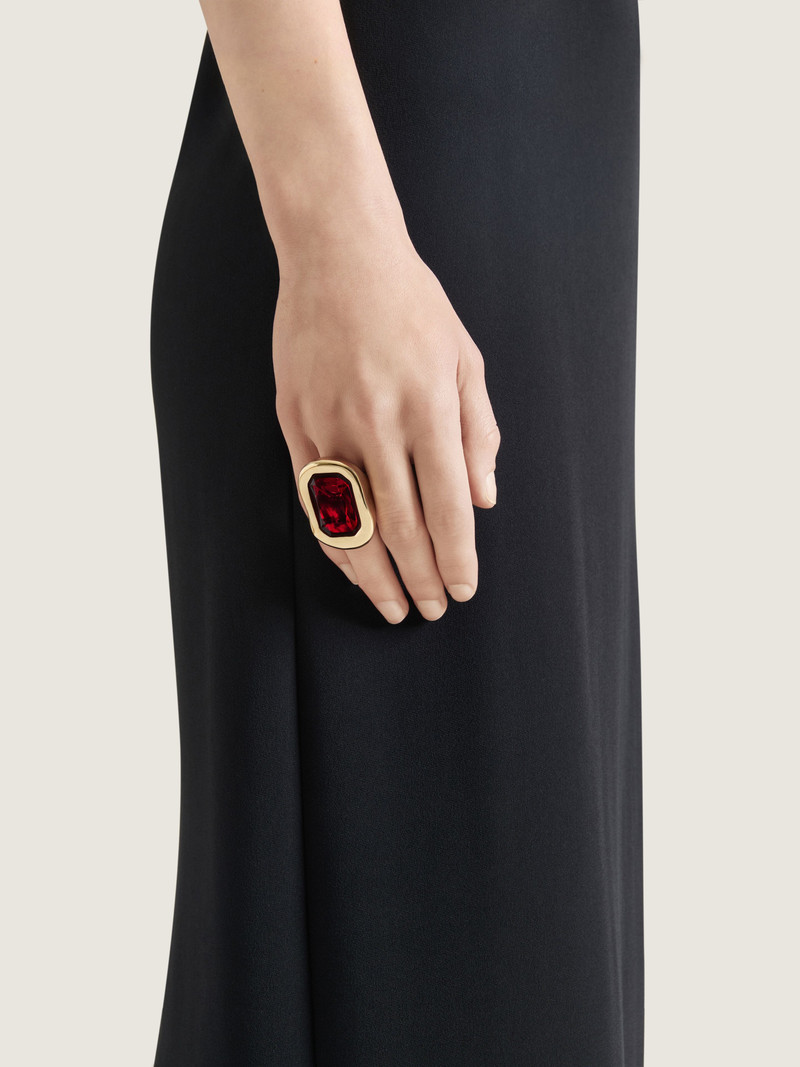 Givenchy SCULPTURAL CRYSTAL RING IN METAL AND CRYSTAL outlook