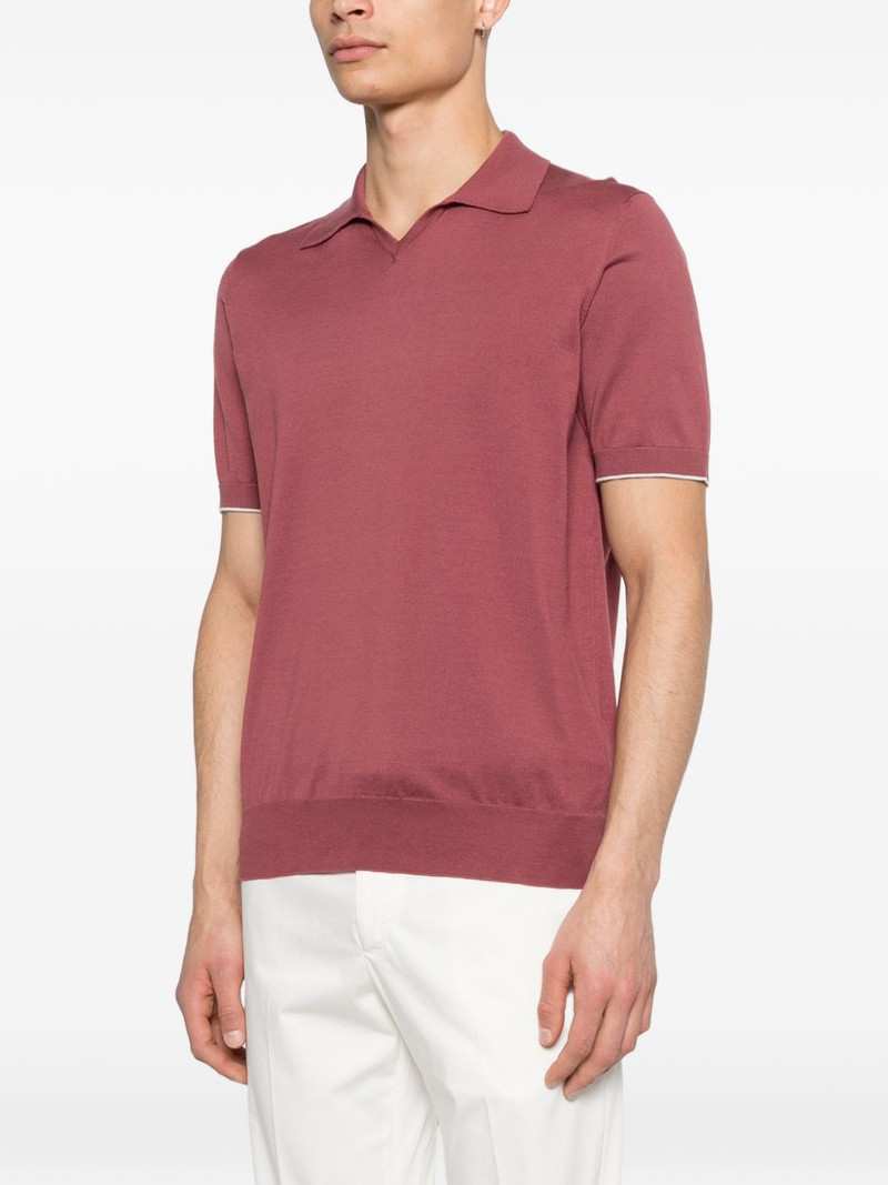 V-neck T-shirt 3