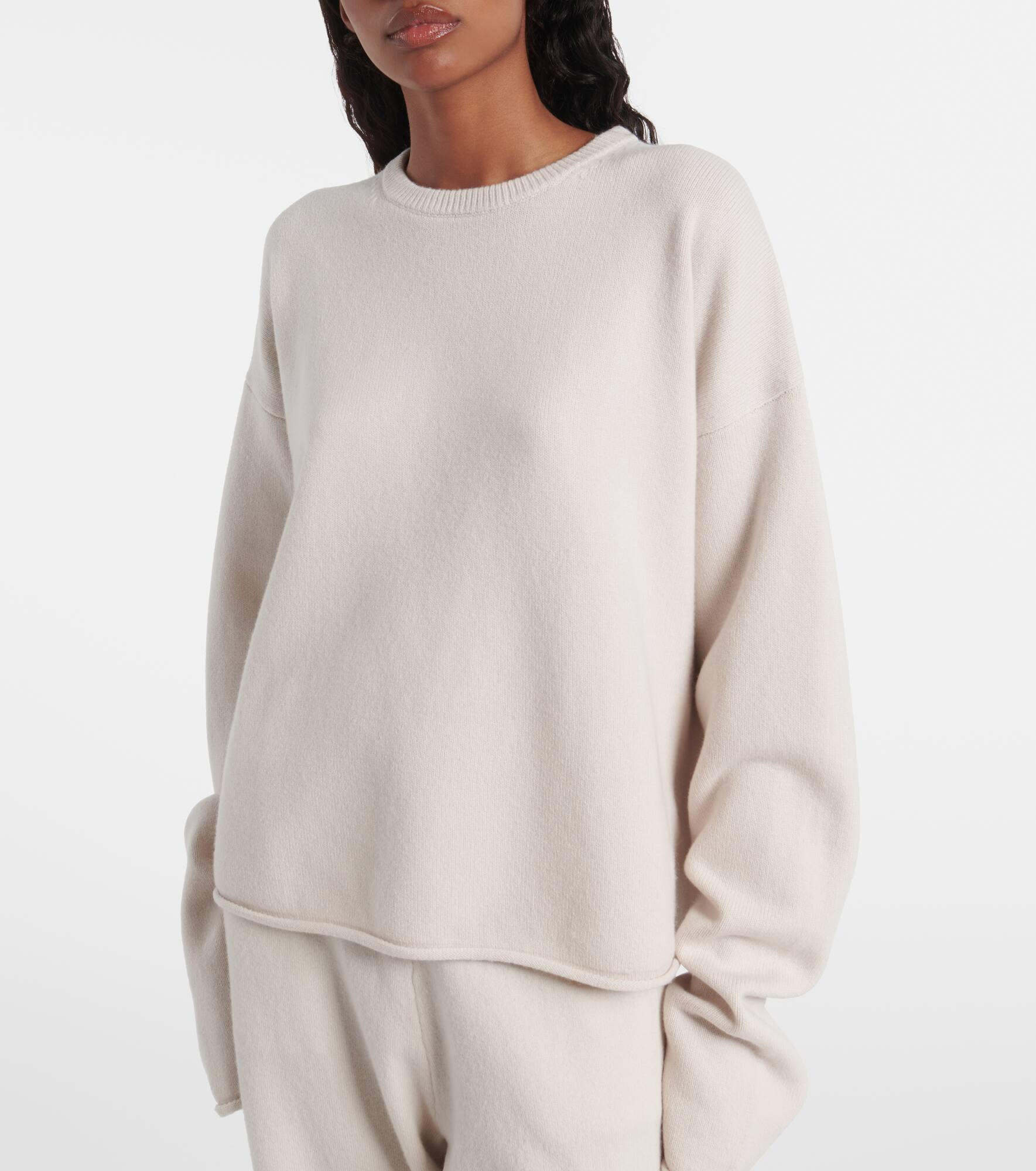 Comfy cashmere-blend sweater - 6