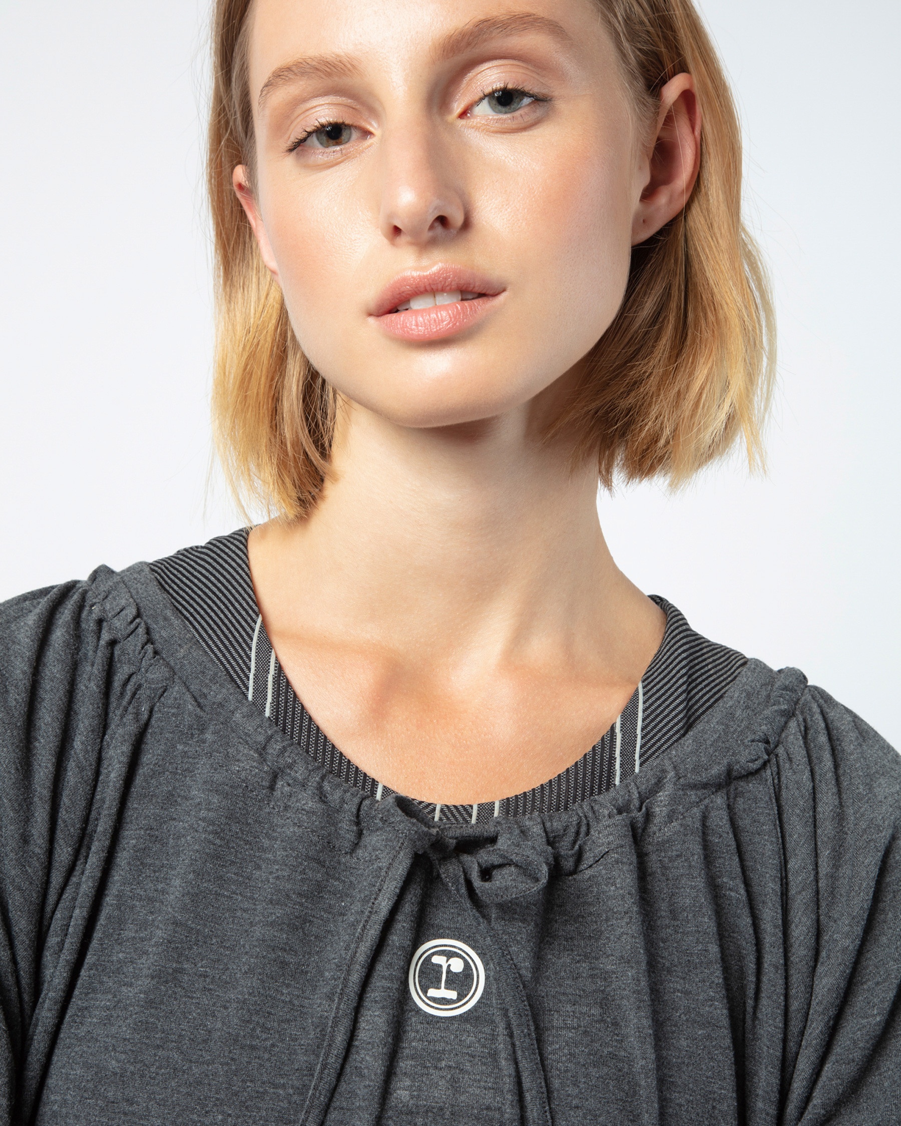 Oversize neckline to tighten t-shirt - 6