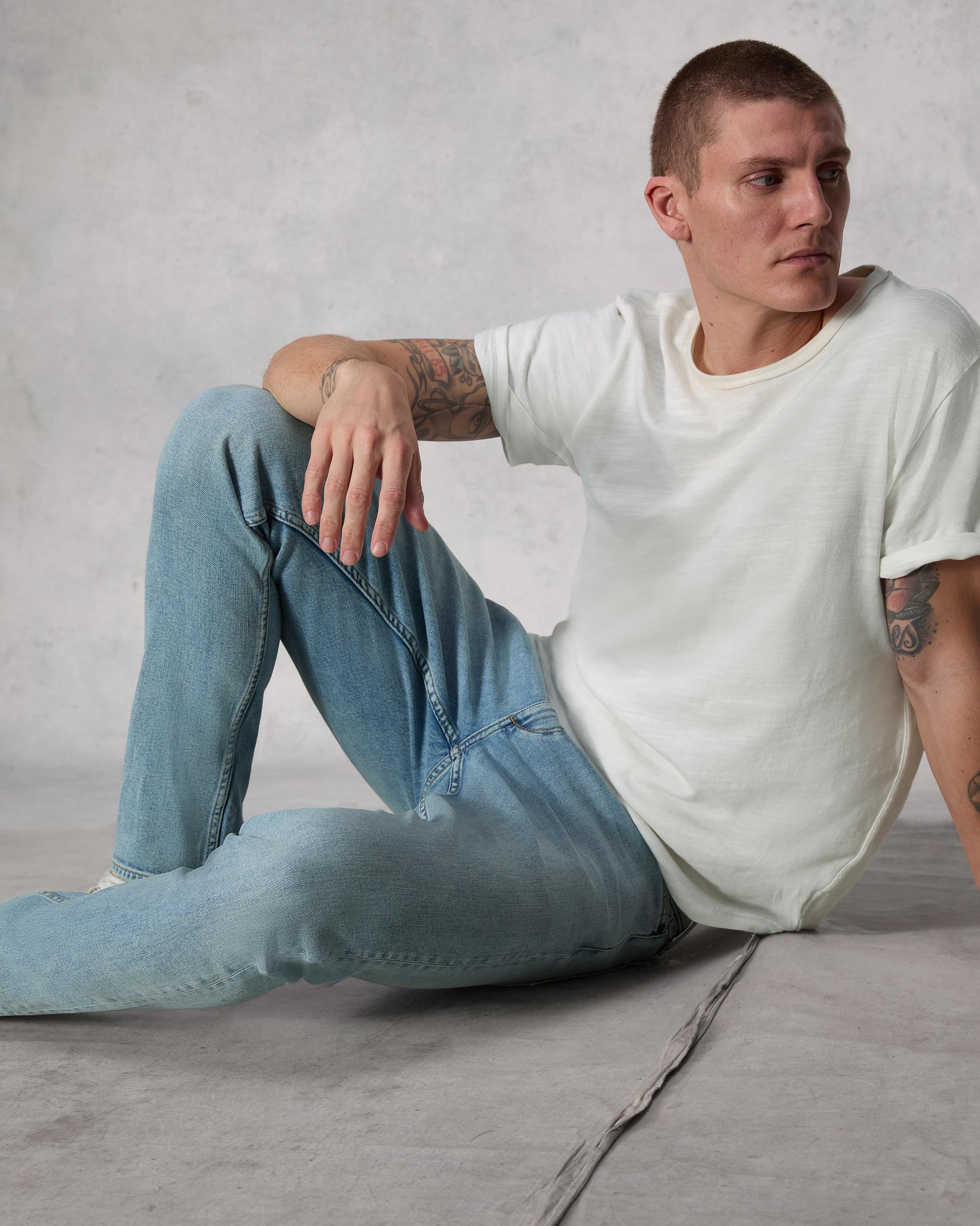 Fit 3 - Lenox
Athletic Fit Authentic Stretch Jean - 7