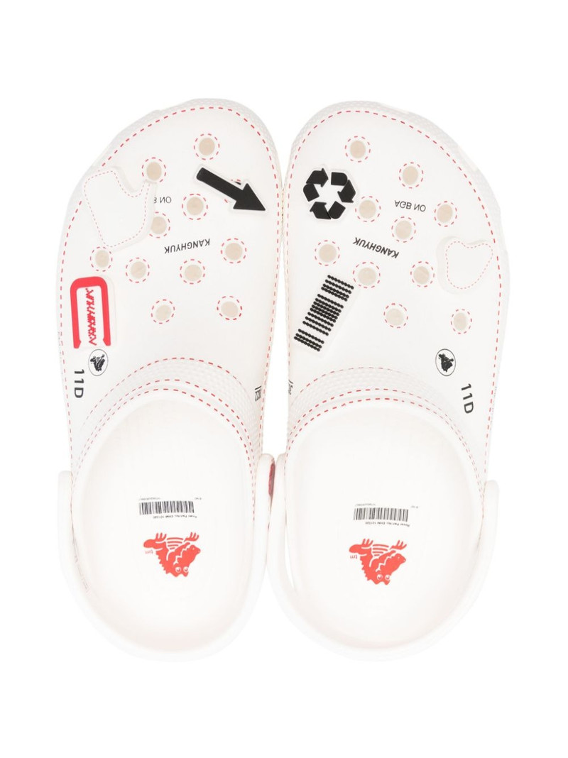 x Kanghyuk perforated-design slides 4