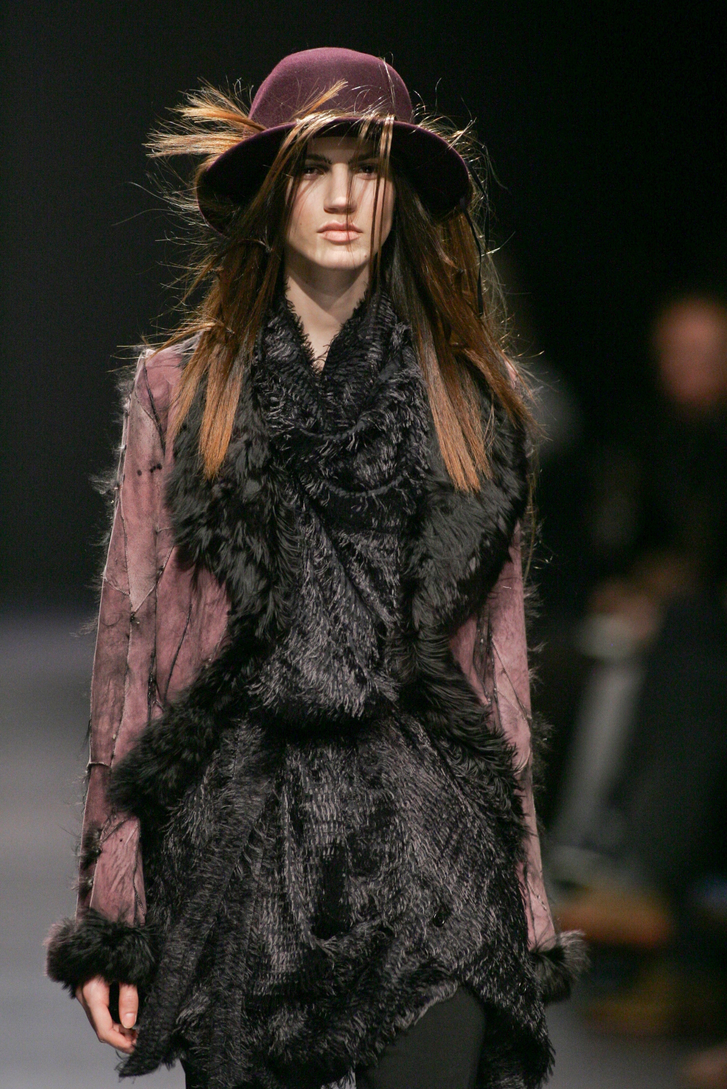 Ann Demeulemeester fall 2008 green fur like fringe silk vest and skirt set - 2