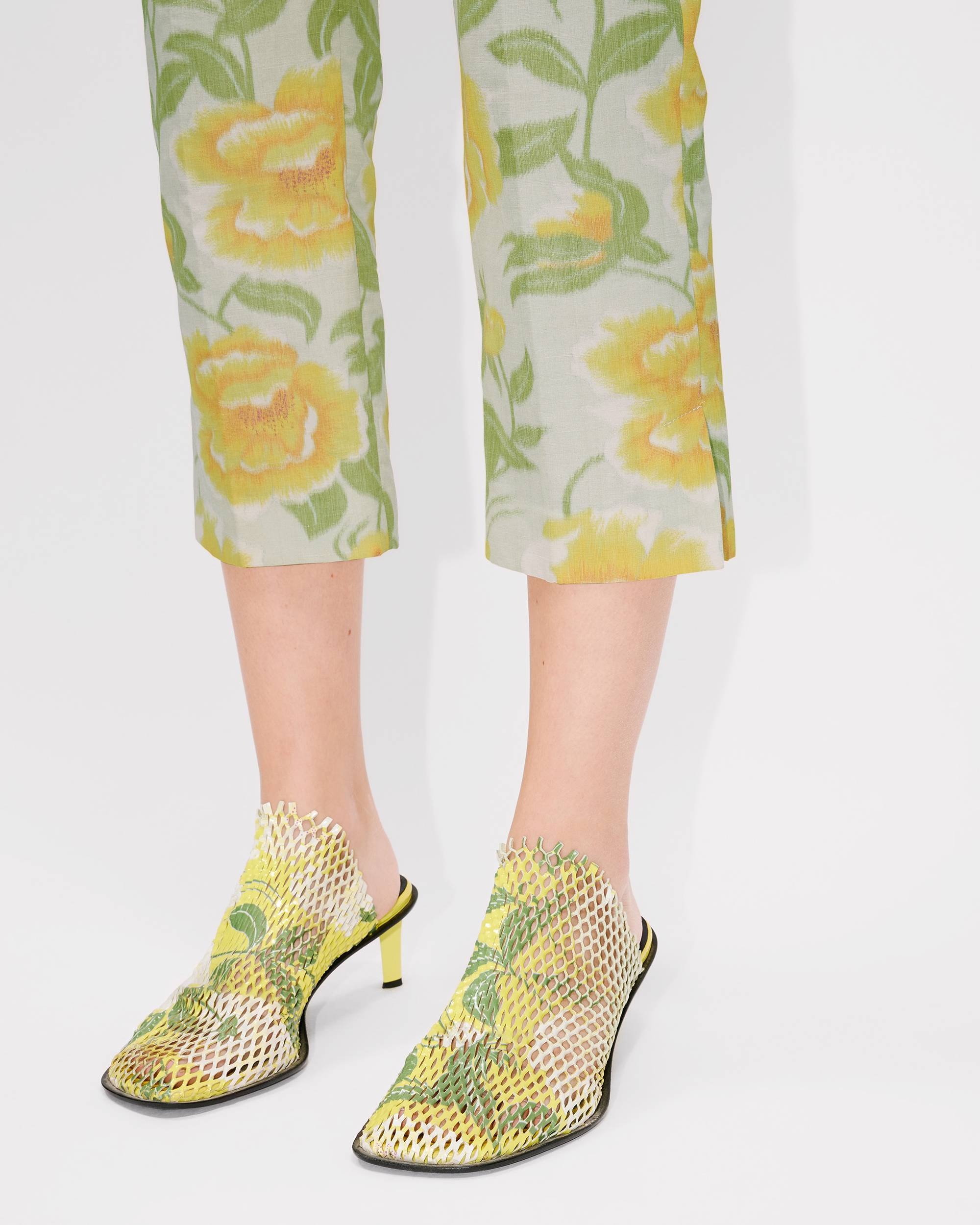 パンツ KENZO 'Kenzo Peonies' pants KENZO 'KENZO Peonies' cropped pants in cotton linen jacquard