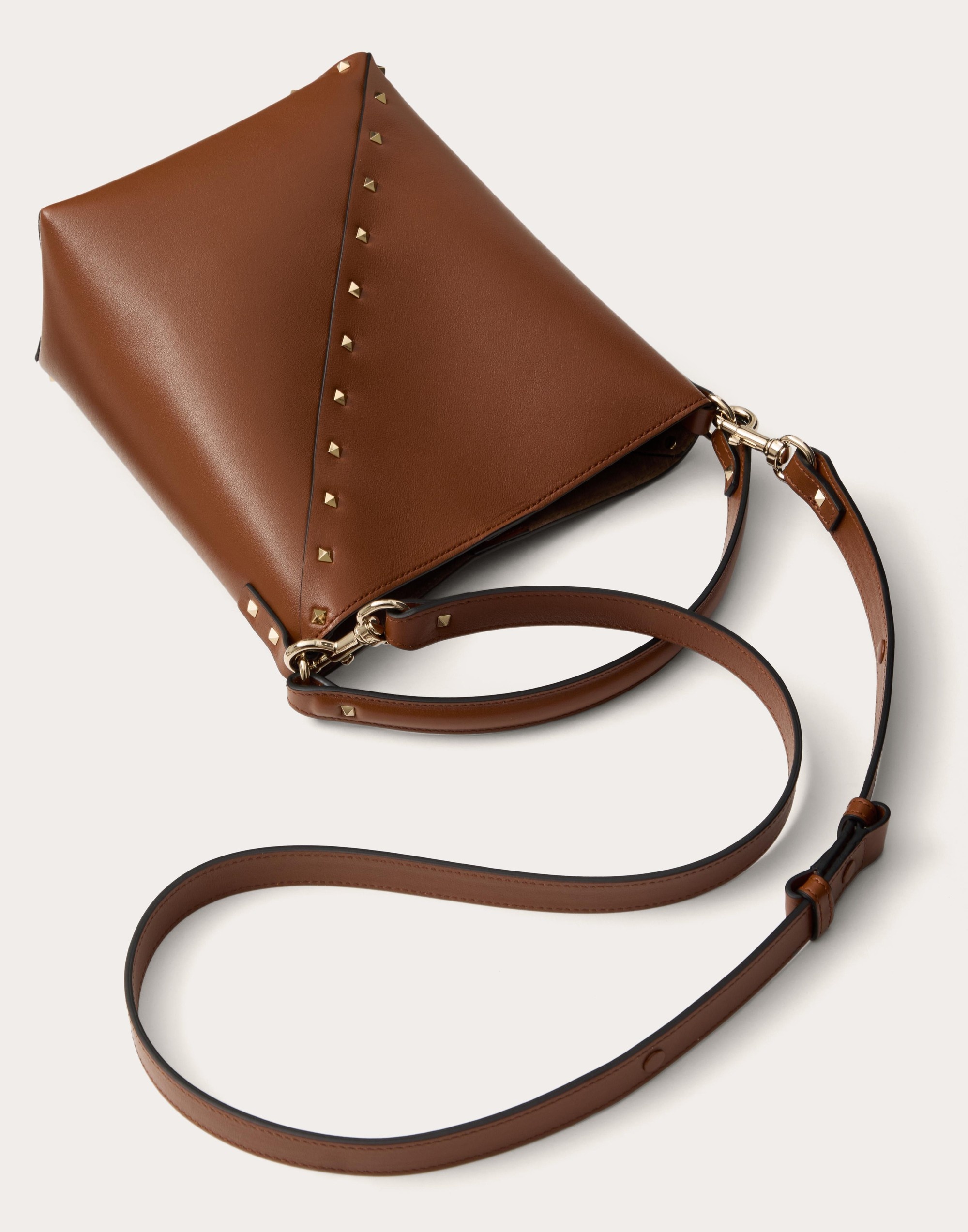 VALENTINO GARAVANI VALENTINO GARAVANI ROCKSTUD WISPY CALFSKIN BUCKET BAG - 5