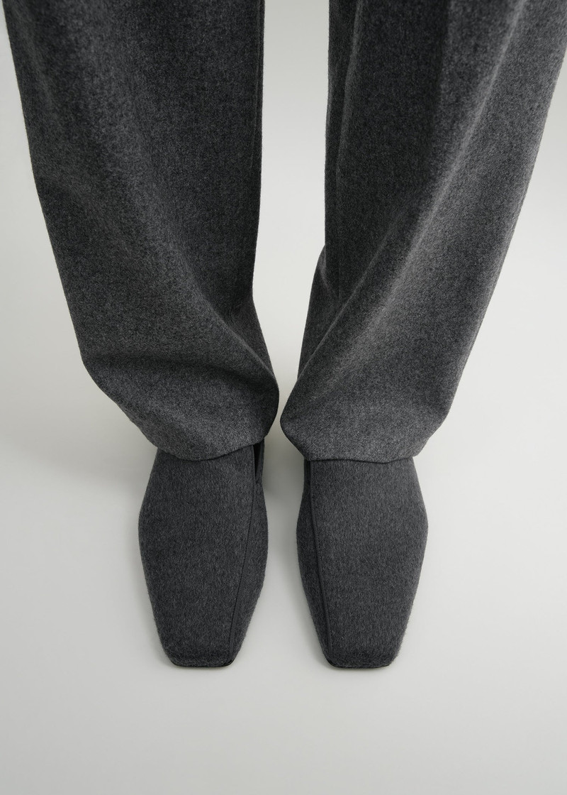 Totême The Piped Loafer grey melange outlook