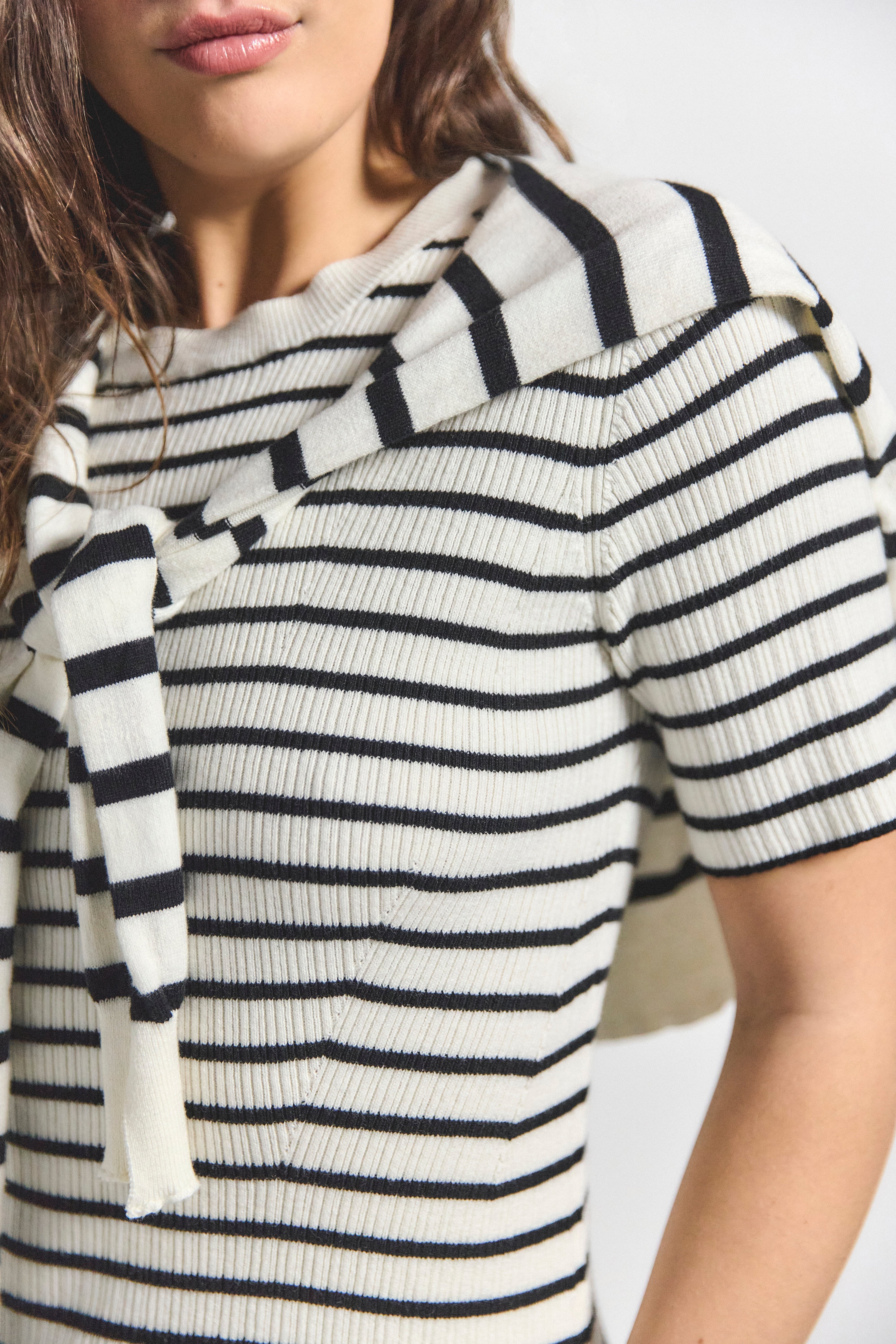 TWAIN SHORT SLEEVE PRE STYLED SWEATER - 4