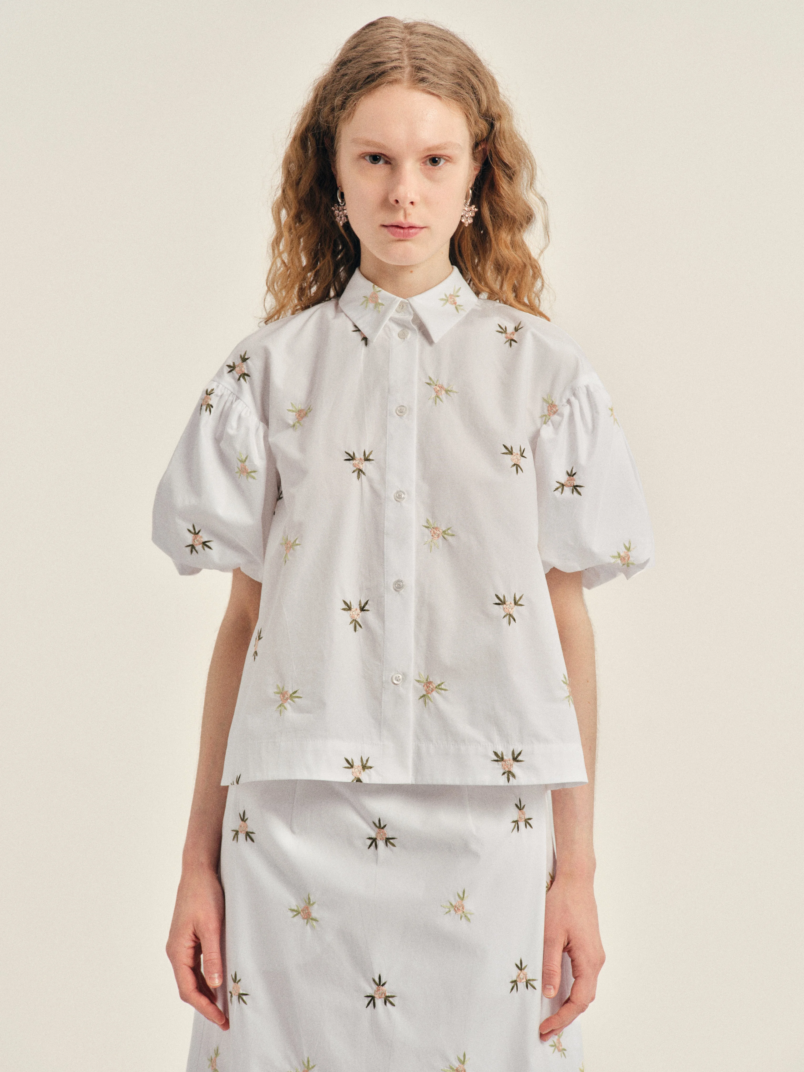 Cropped Rosebud Puff Sleeve Lace Trim Shirt - 1