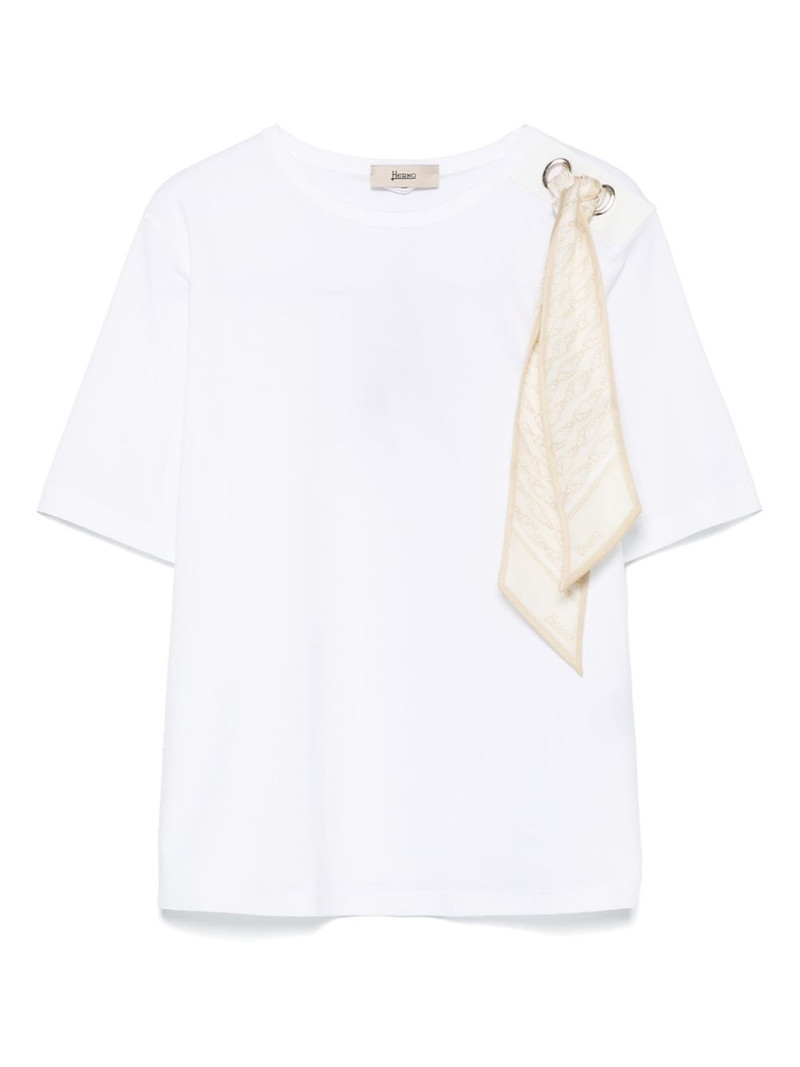 화이트 jersey t-셔츠와 scarf 1