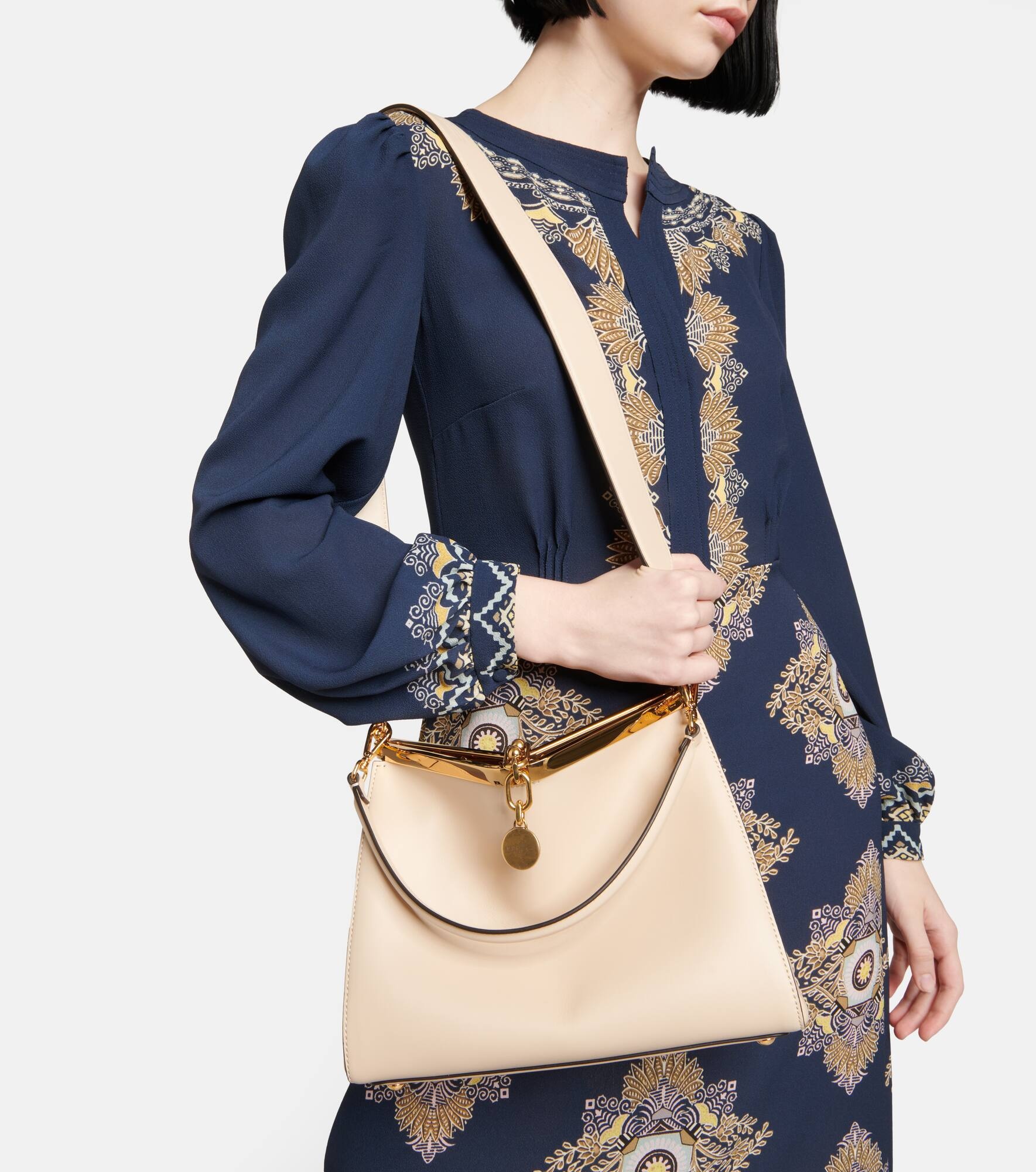 Vela Medium leather shoulder bag - 6