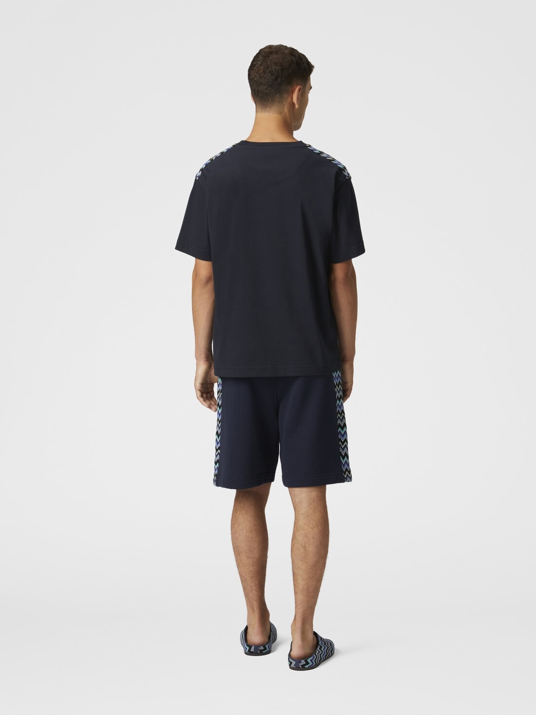 Cotton crewneck T-shirt with chevron inserts on the shoulders - 3