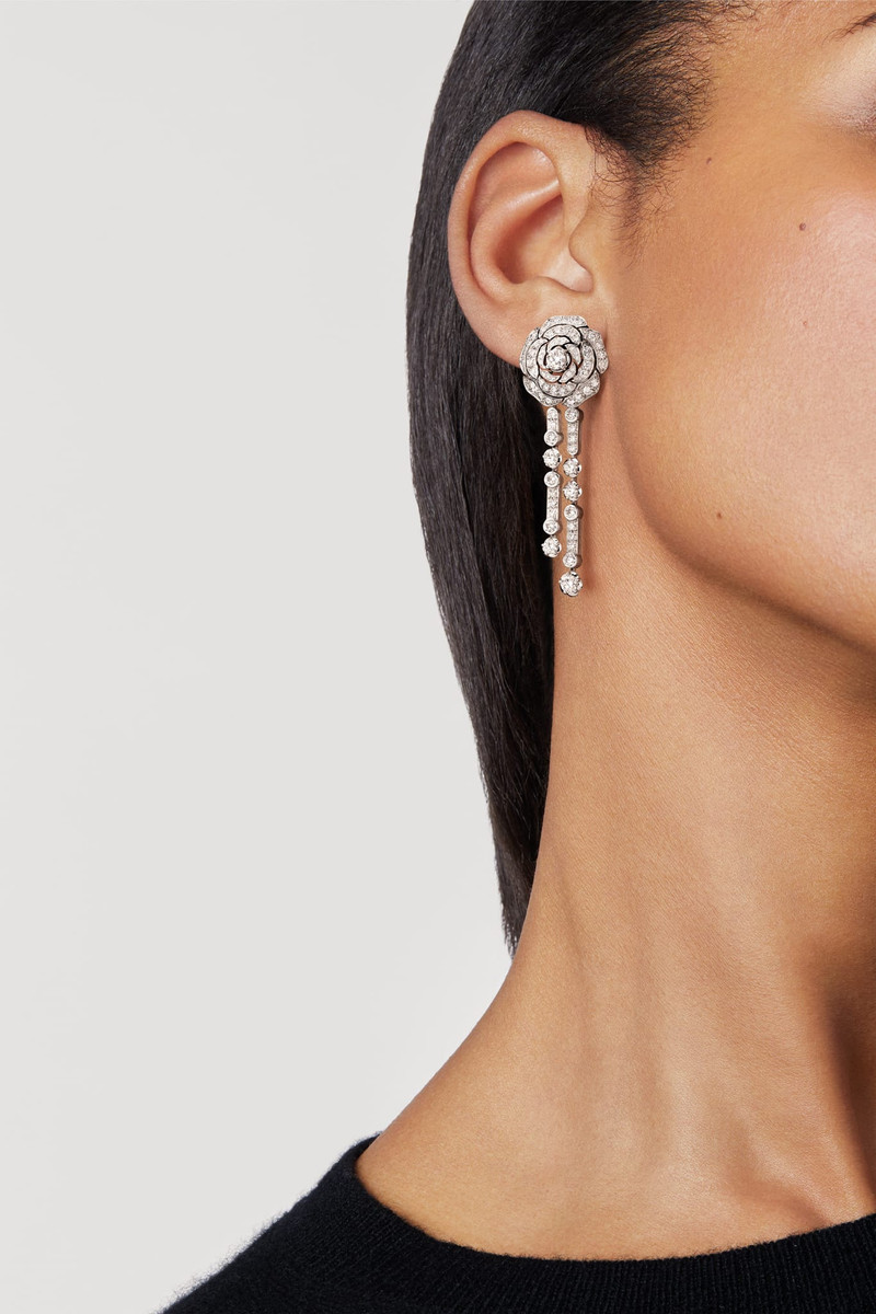 CHANEL Diamant Evanescent Earrings outlook